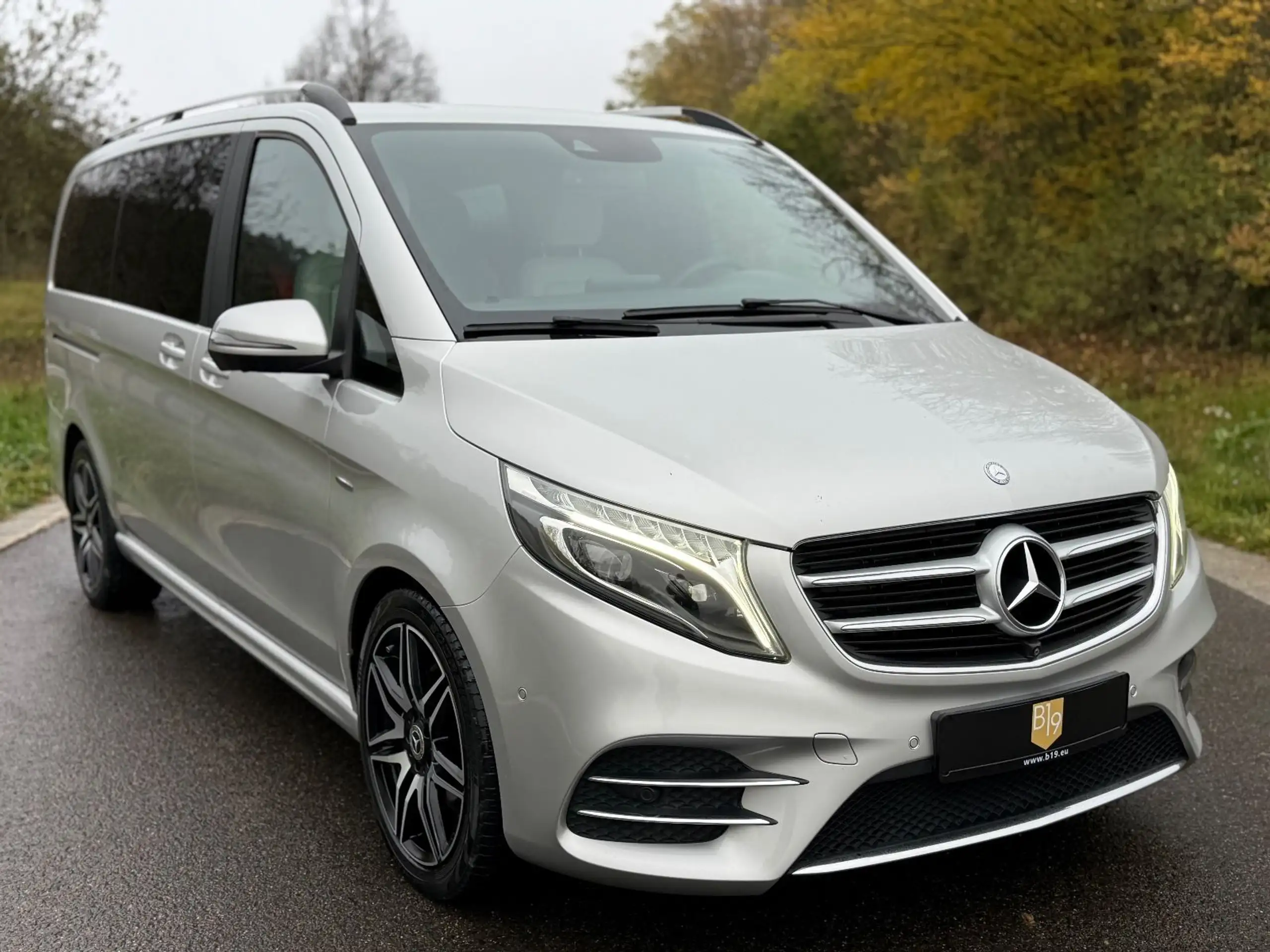 Mercedes-Benz - V 250