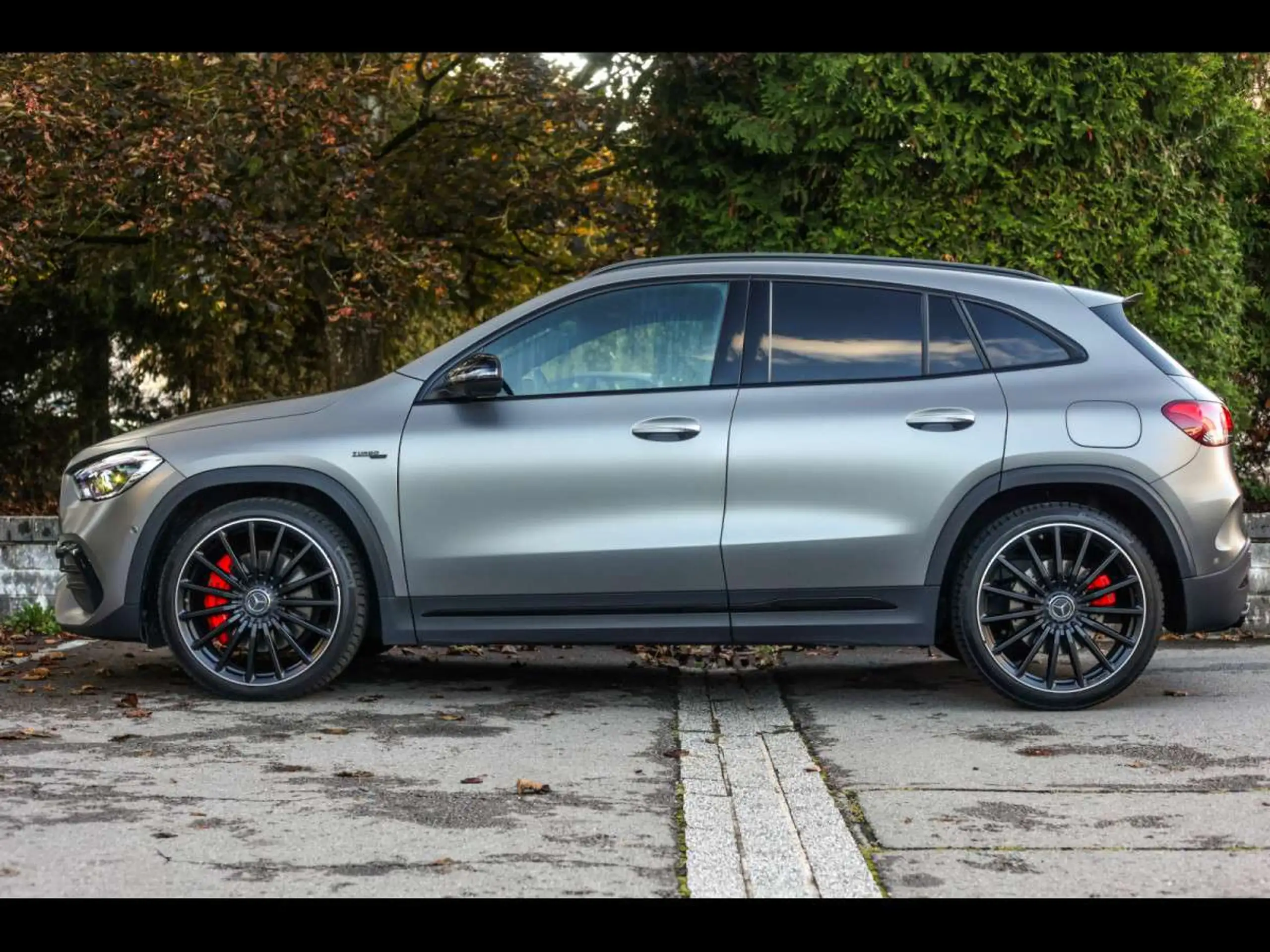 Mercedes-Benz - GLA 35 AMG