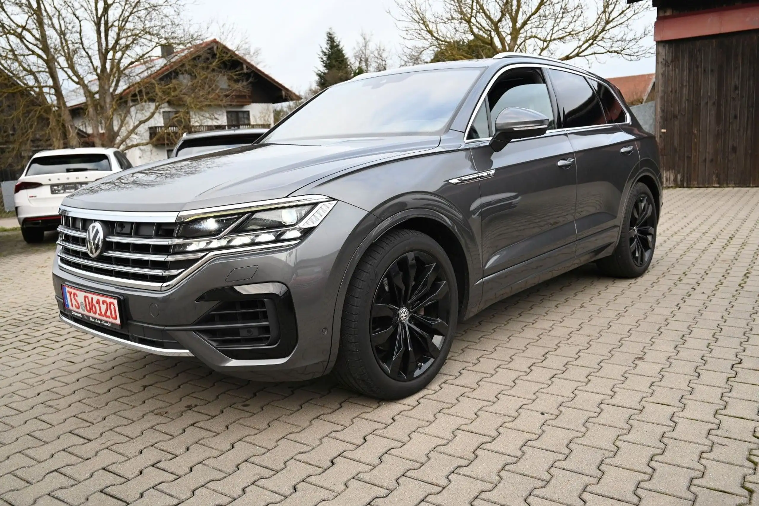 Volkswagen - Touareg