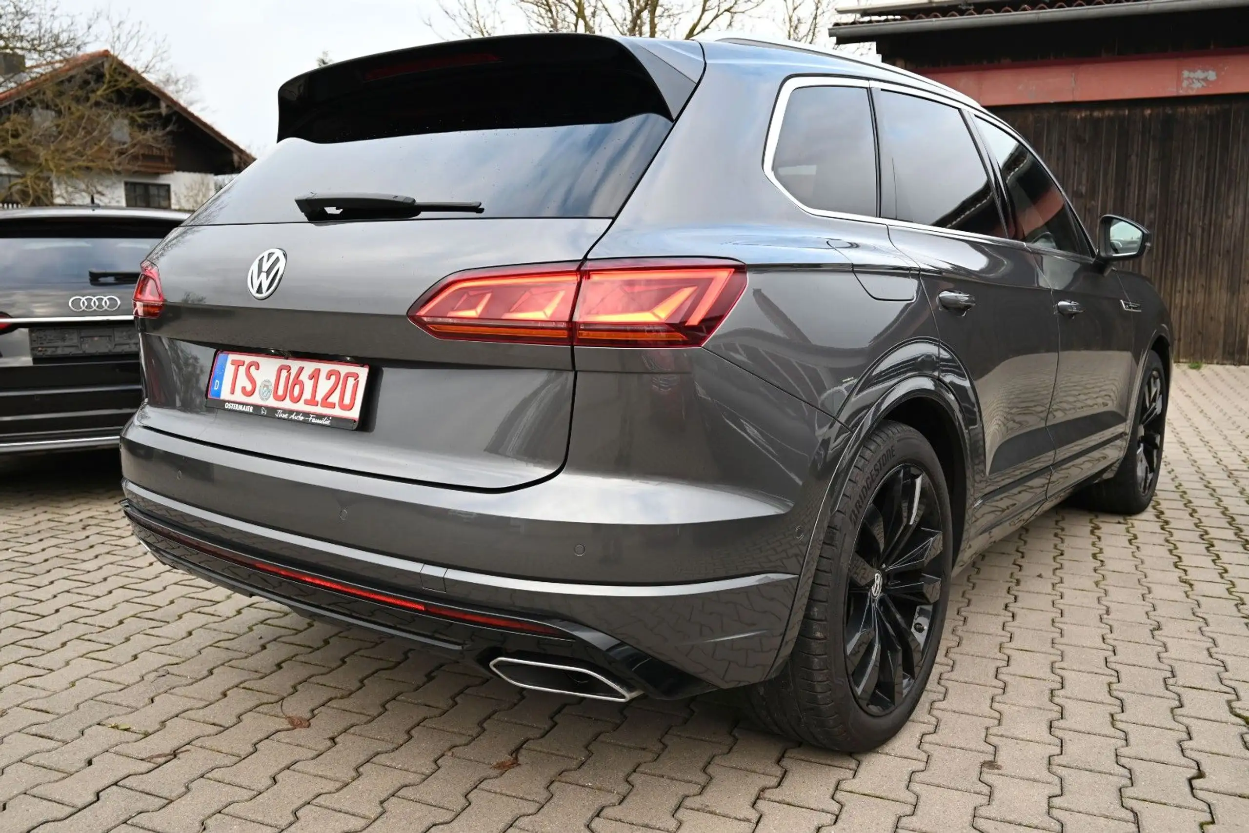 Volkswagen - Touareg