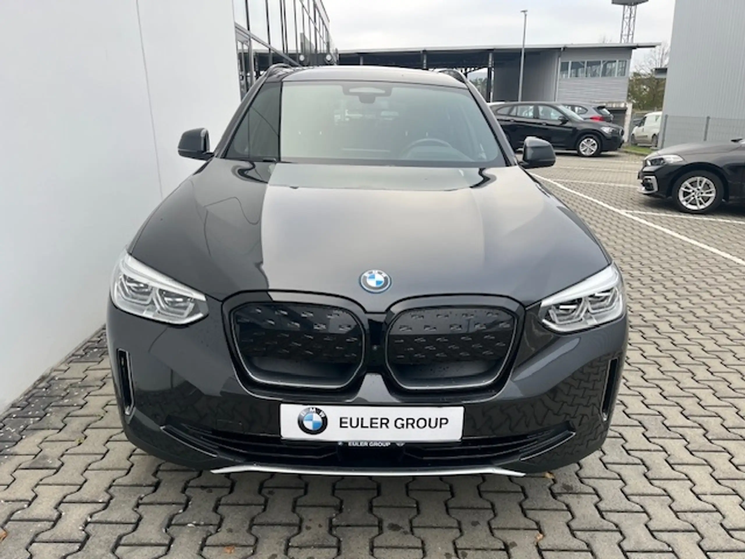 BMW - iX3