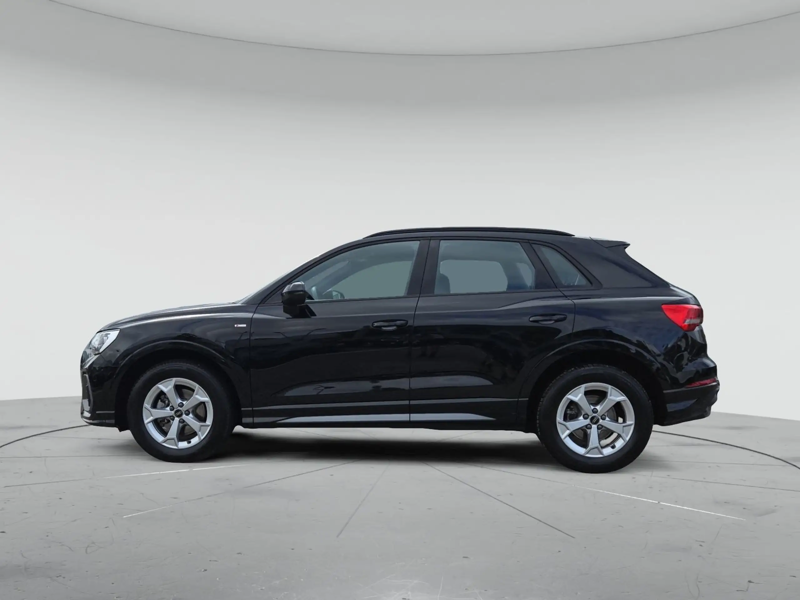 Audi - Q3