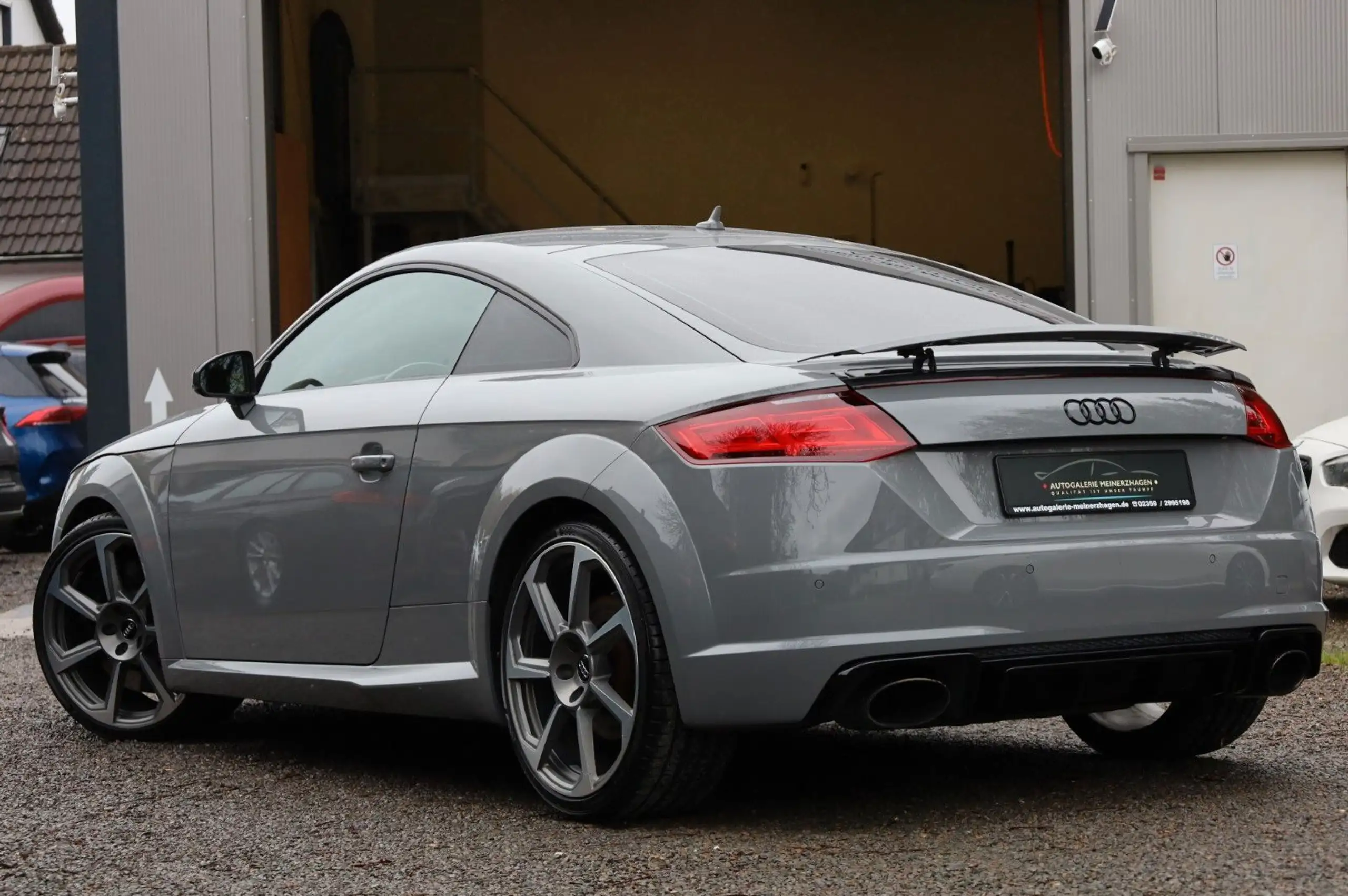 Audi - TT RS