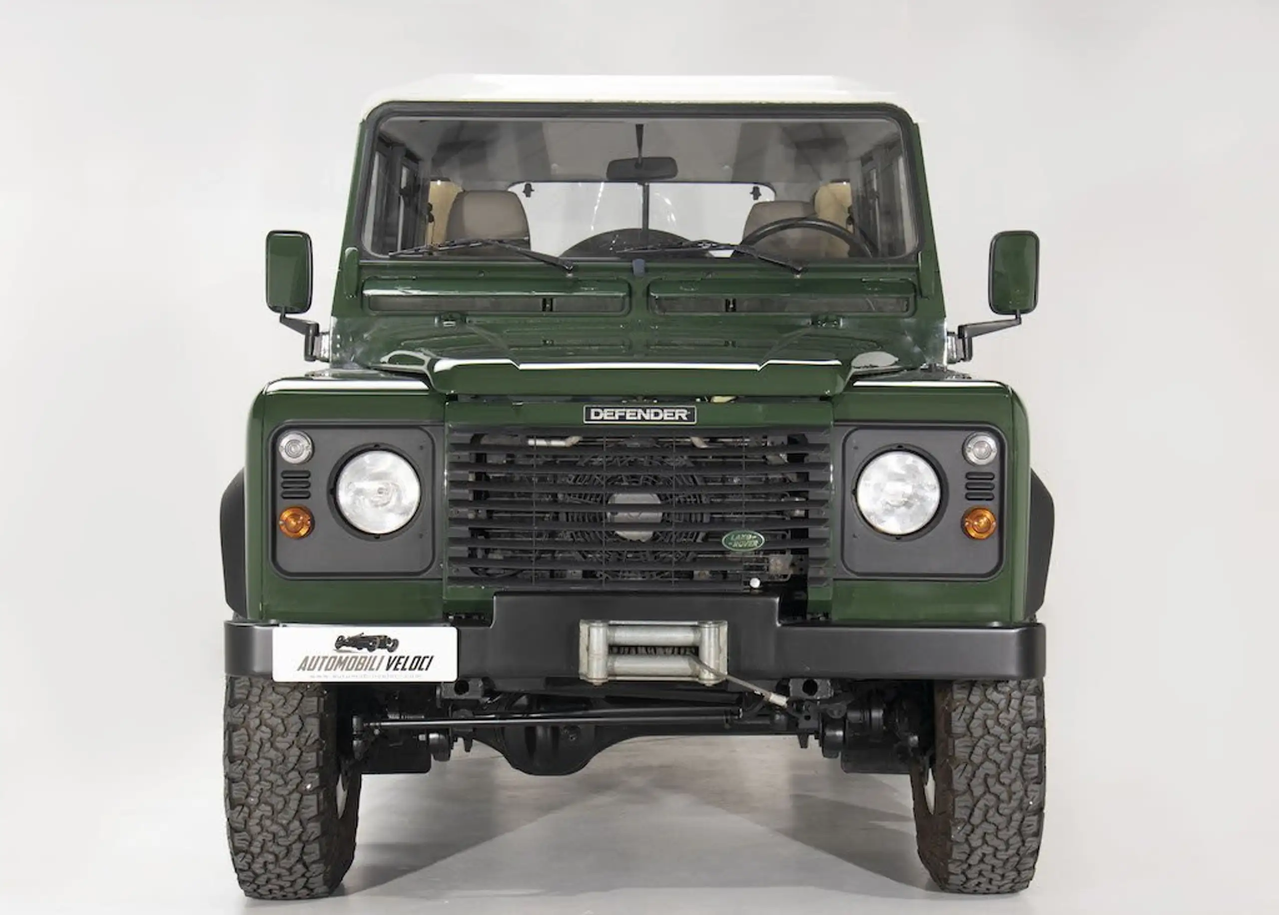 Land Rover Defender 2002