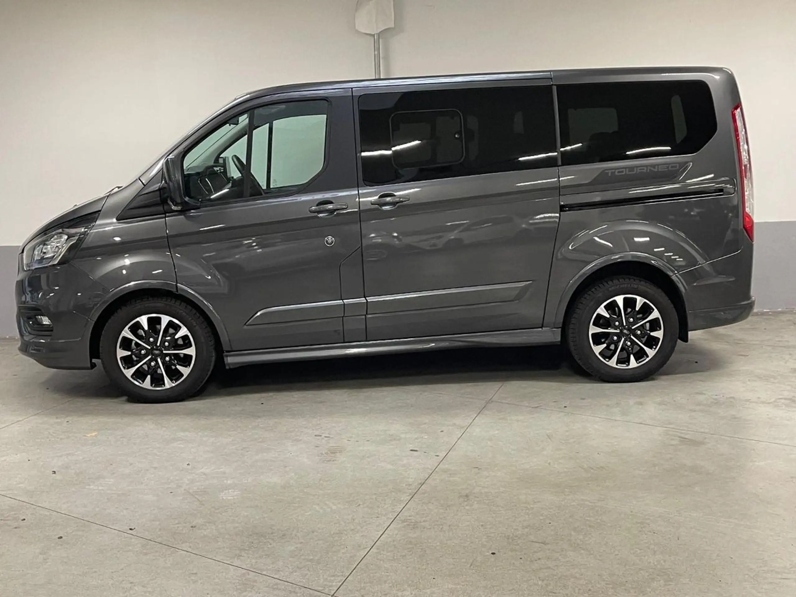 Ford - Tourneo Custom