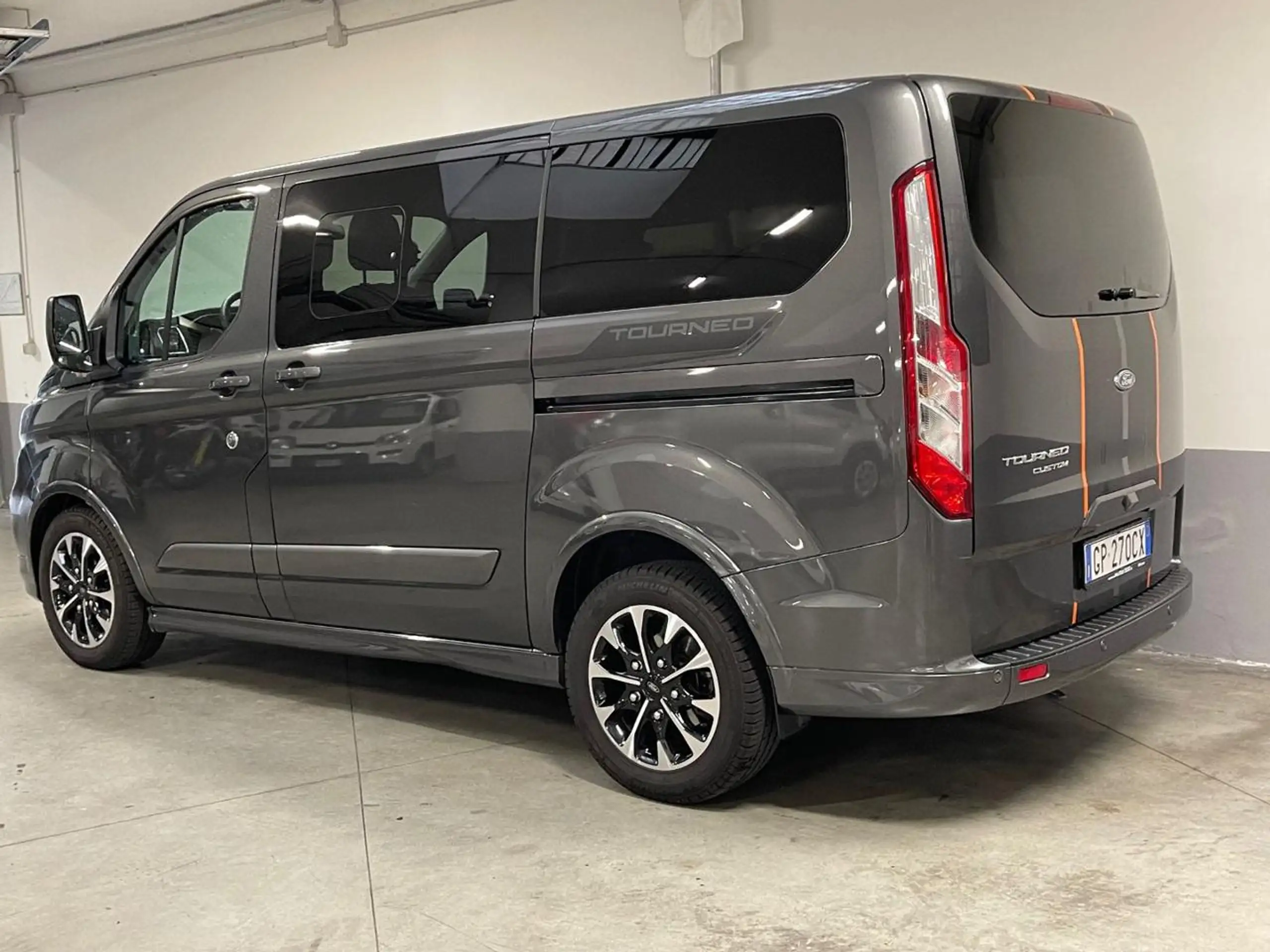 Ford - Tourneo Custom