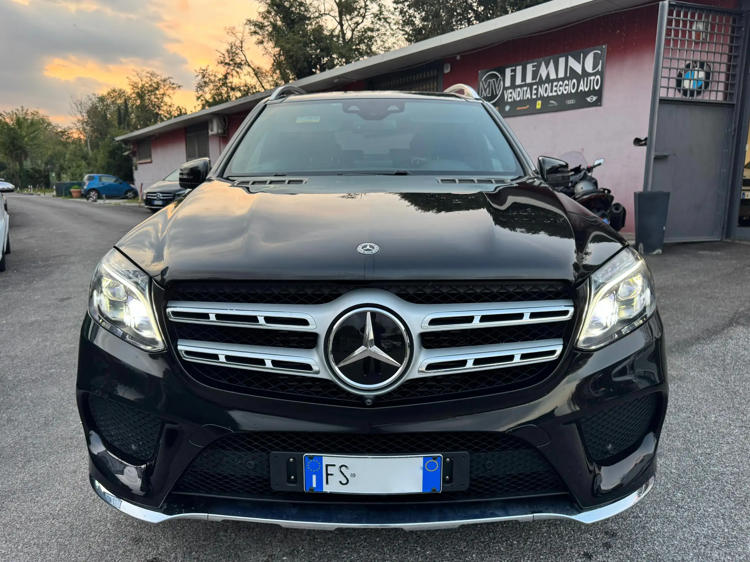 Mercedes-Benz - GLS 350