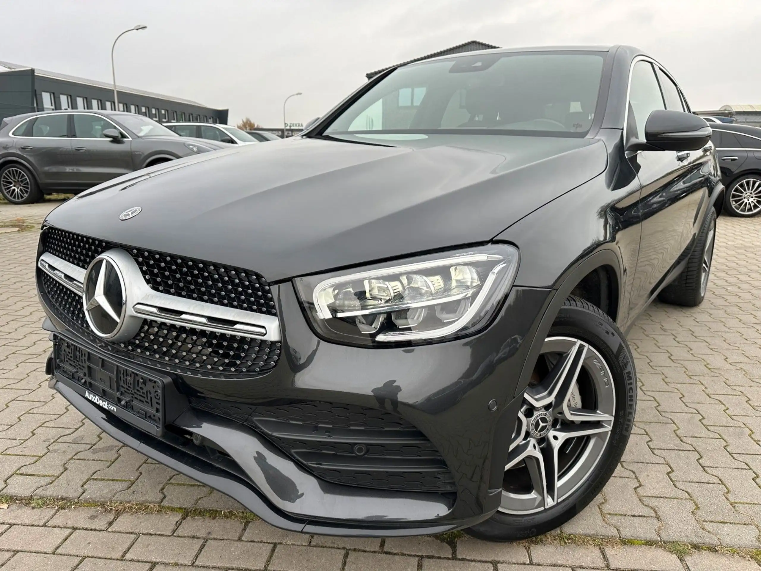 Mercedes-Benz - GLC 300