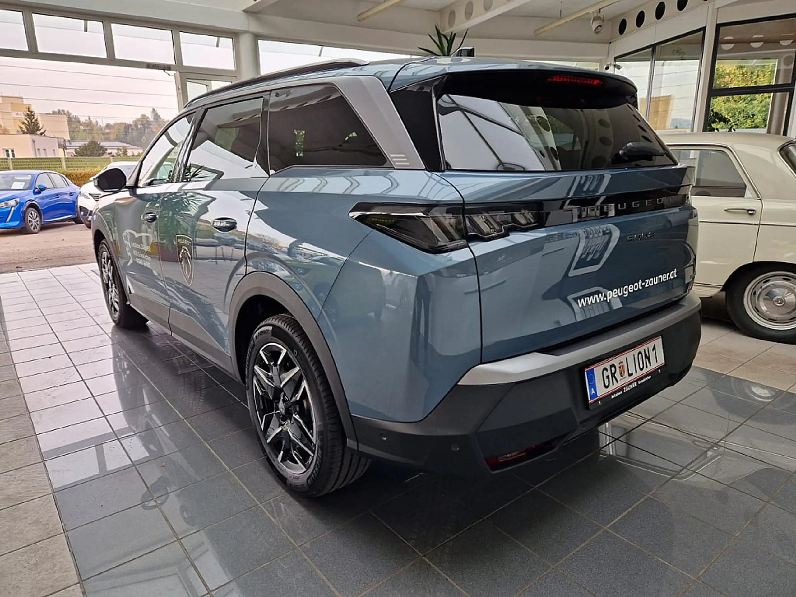 Peugeot - 5008