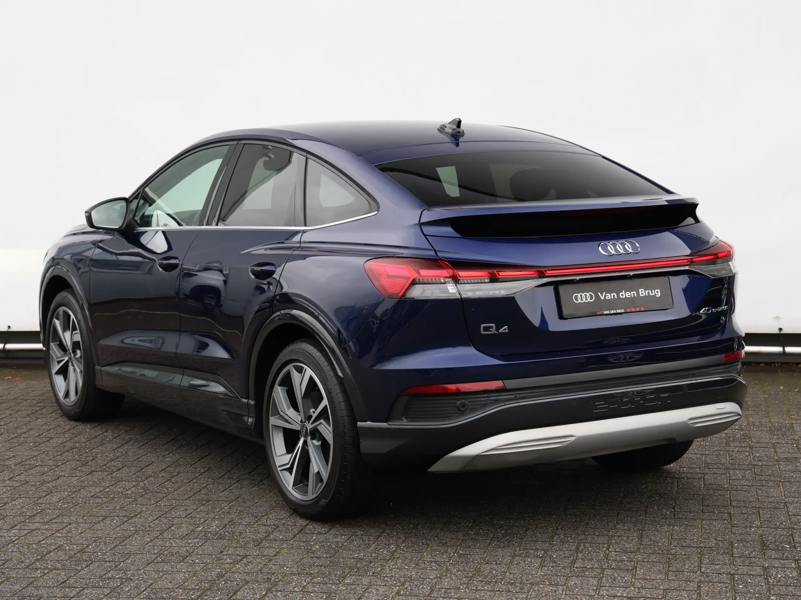 Audi - Q4 e-tron