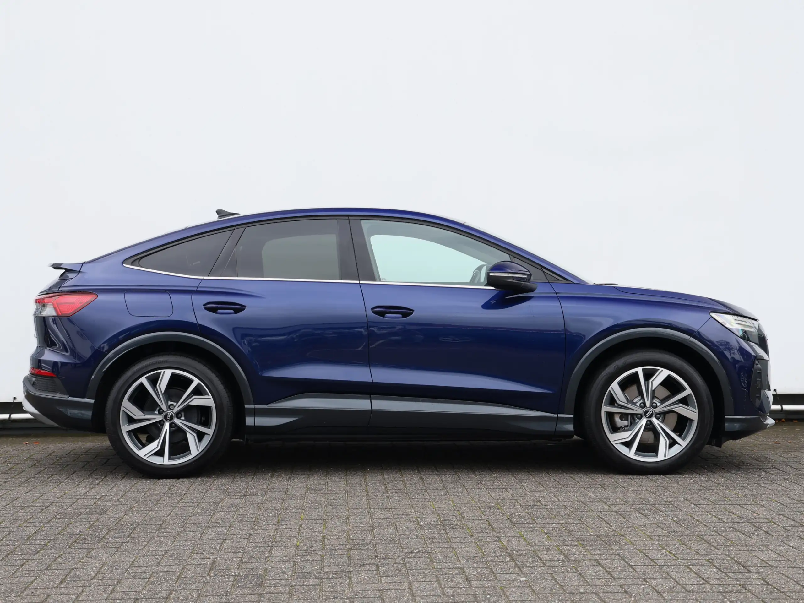 Audi - Q4 e-tron