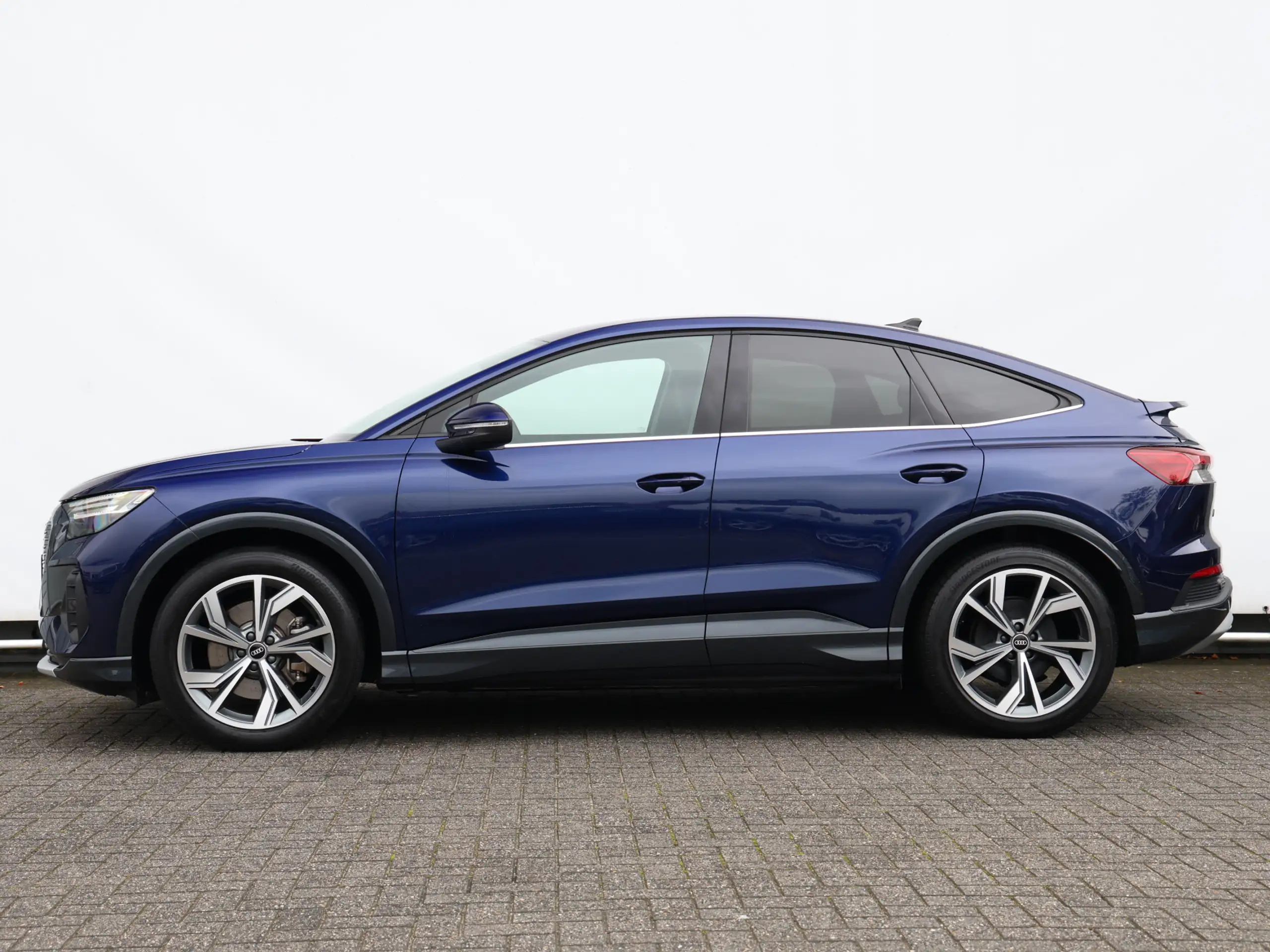 Audi - Q4 e-tron