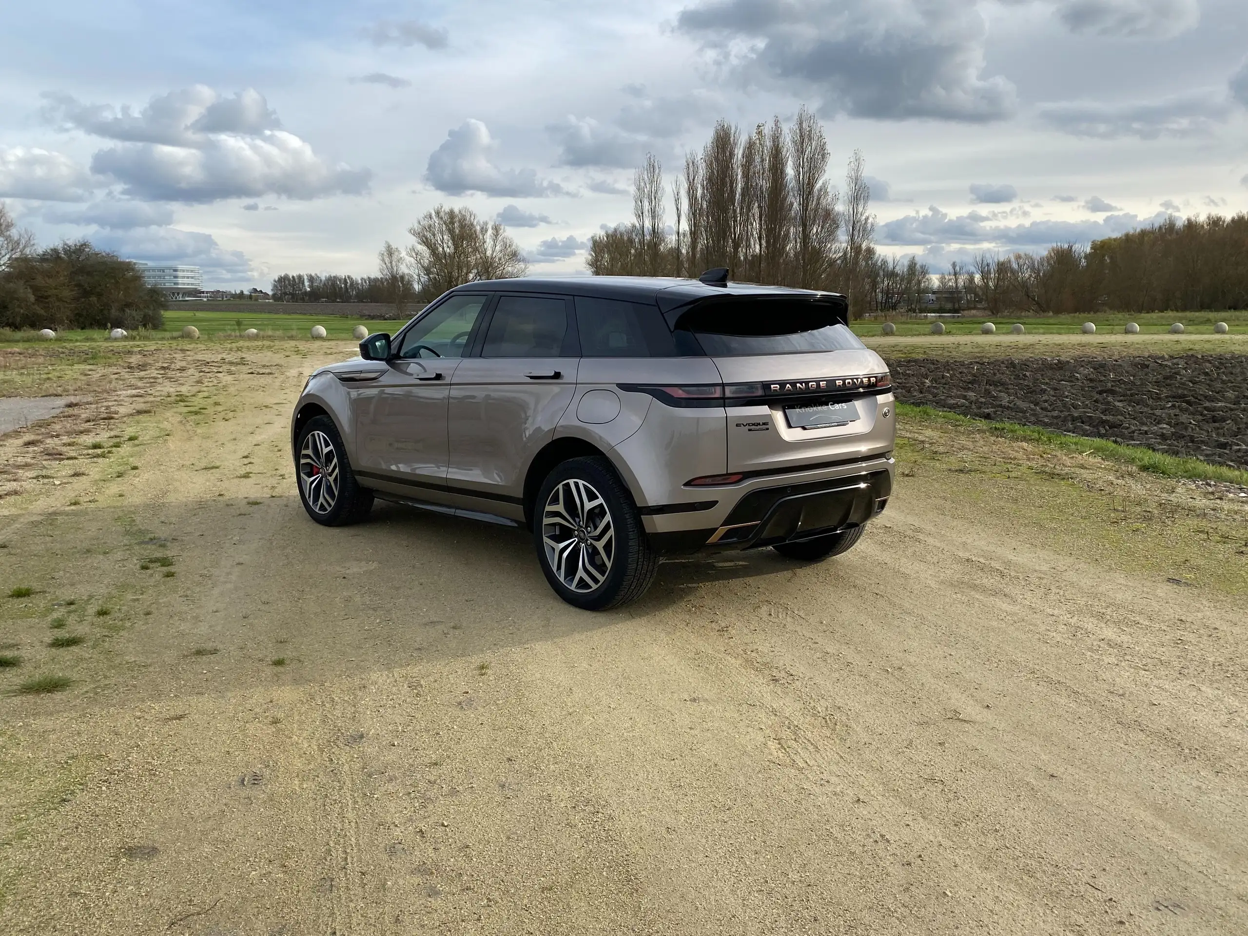 Land Rover - Range Rover Evoque