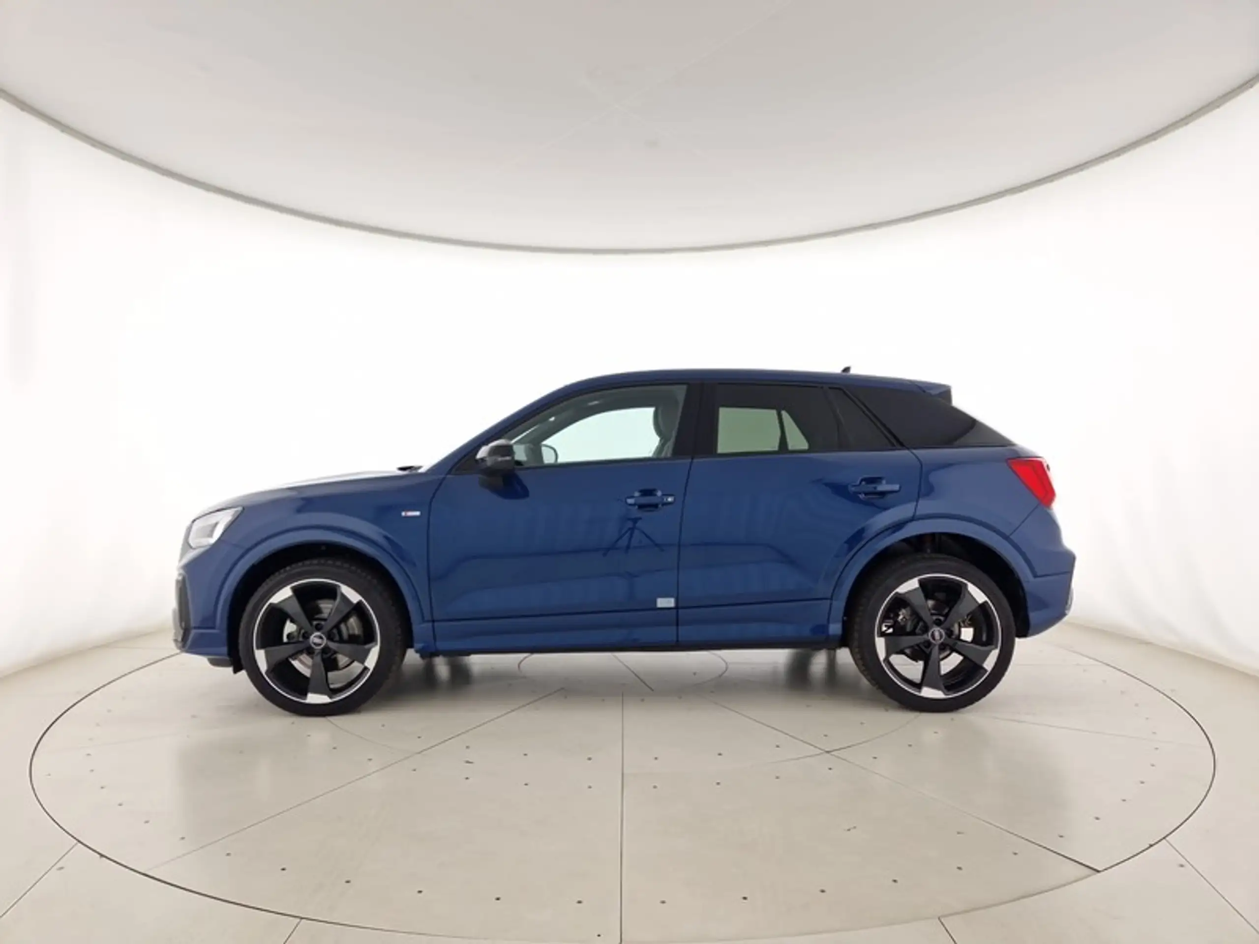 Audi - Q2