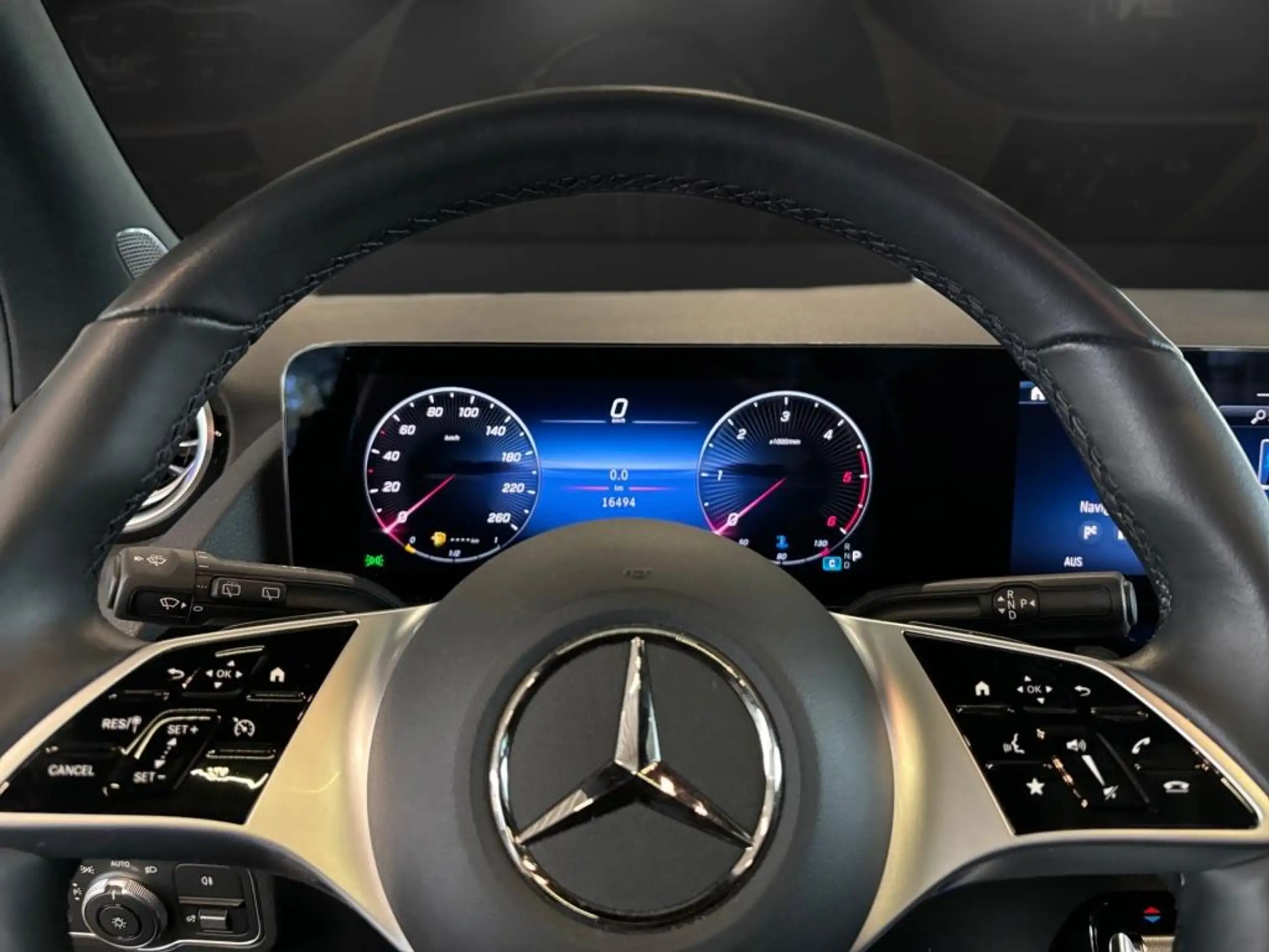 Mercedes-Benz - GLA 200