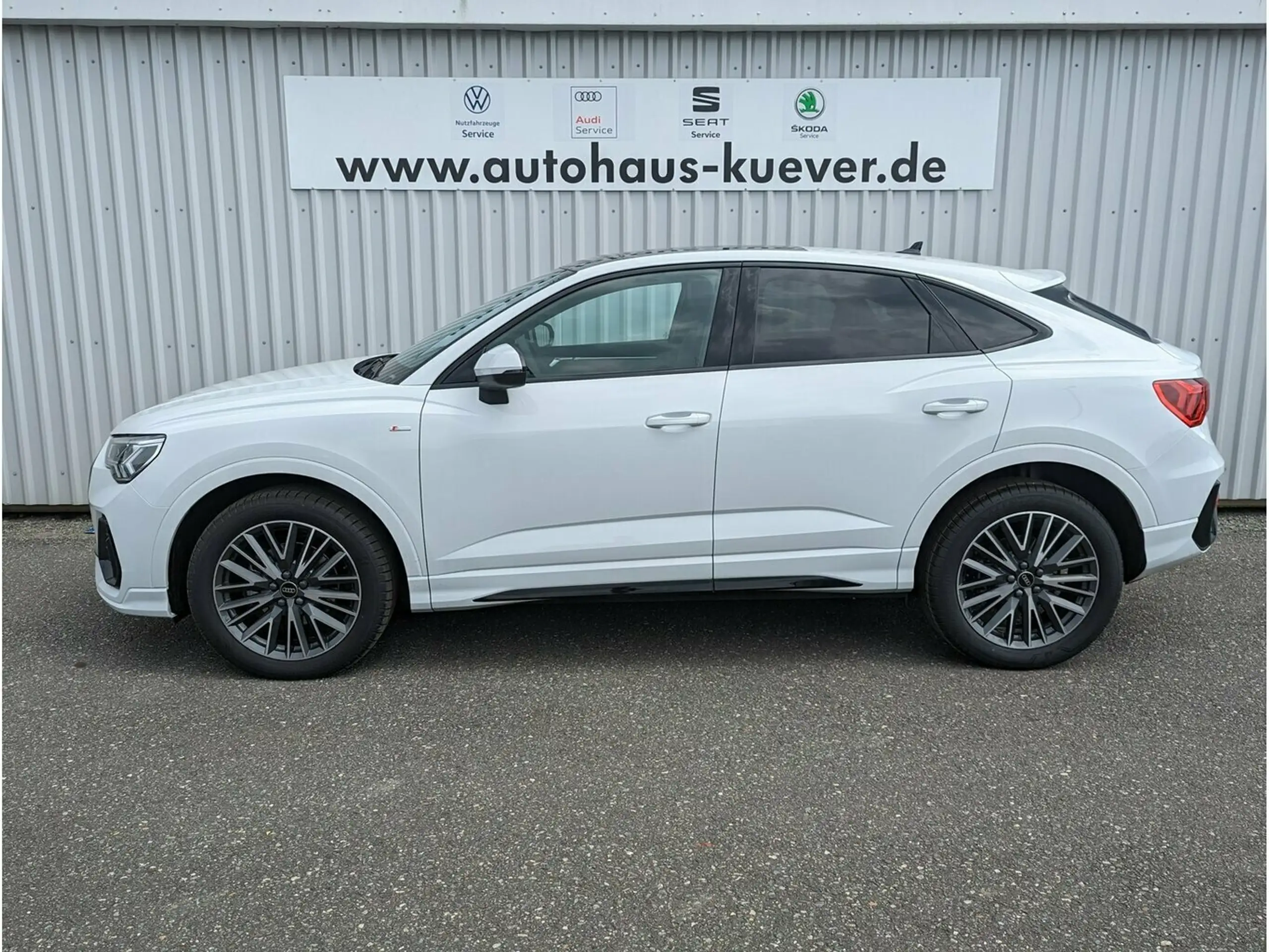 Audi - Q3