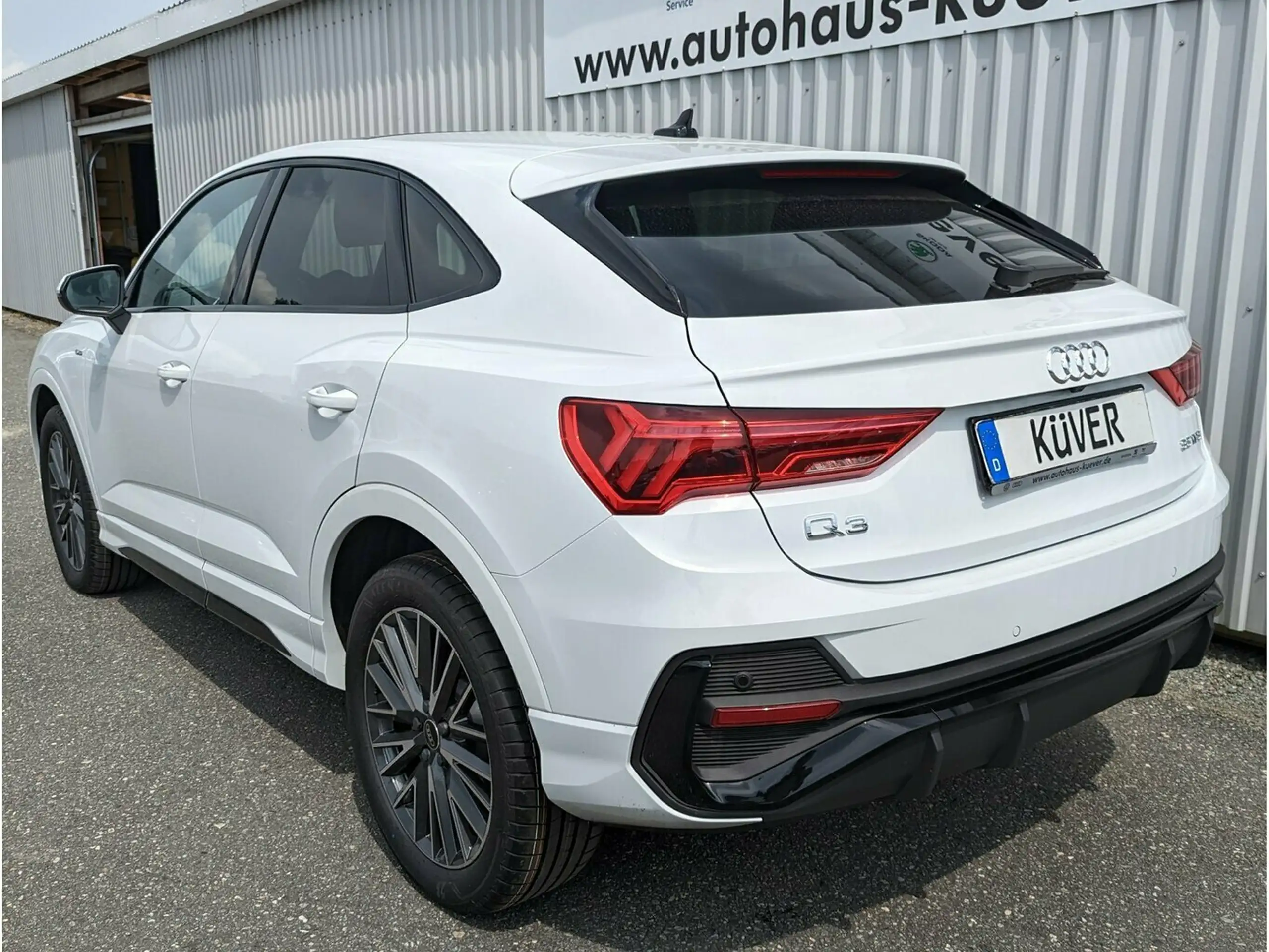 Audi - Q3