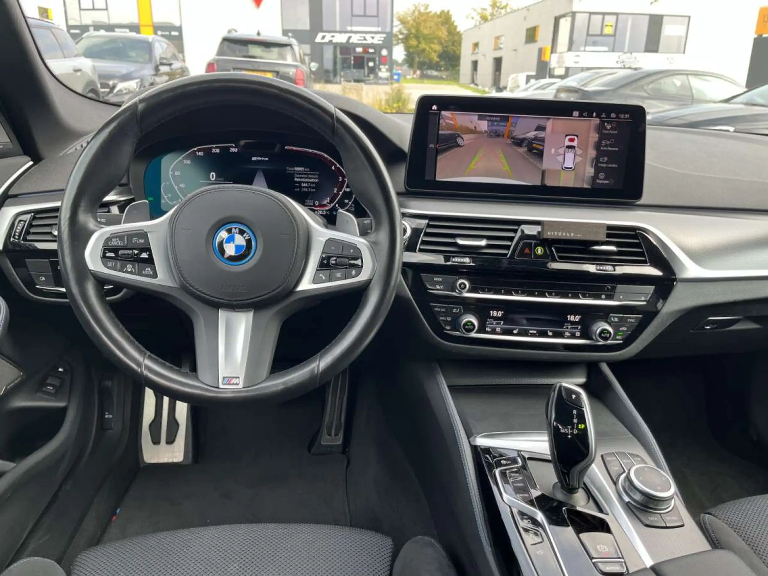 BMW - 530