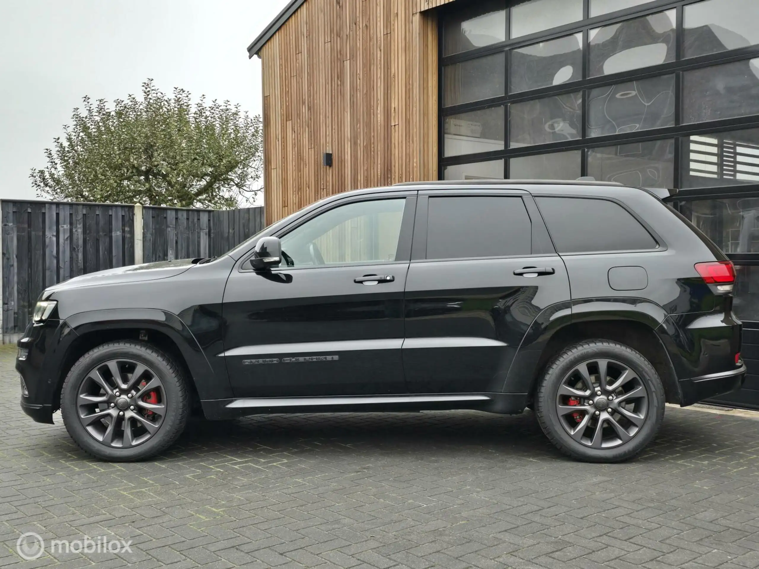 Jeep - Grand Cherokee