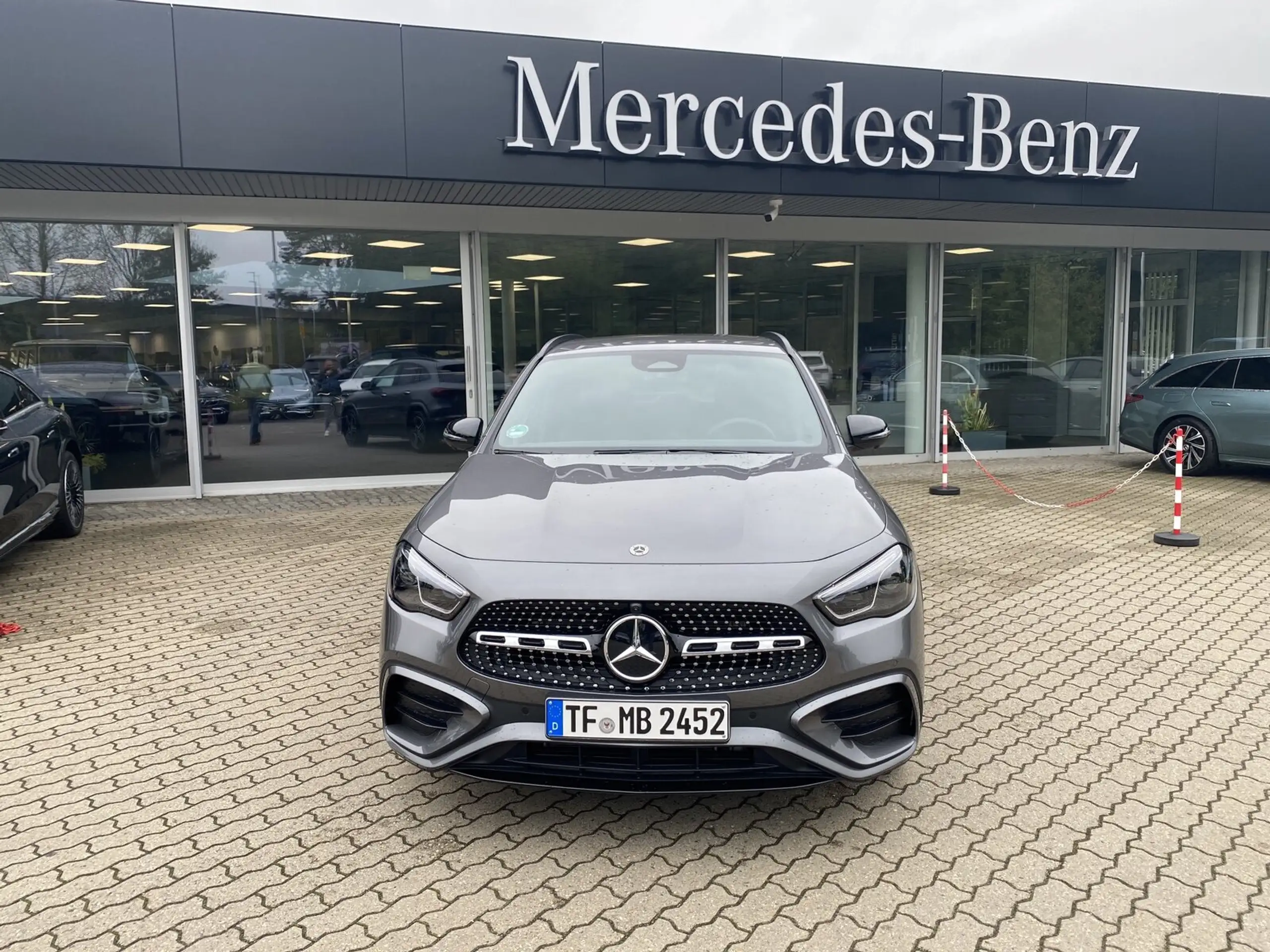 Mercedes-Benz - GLA 200