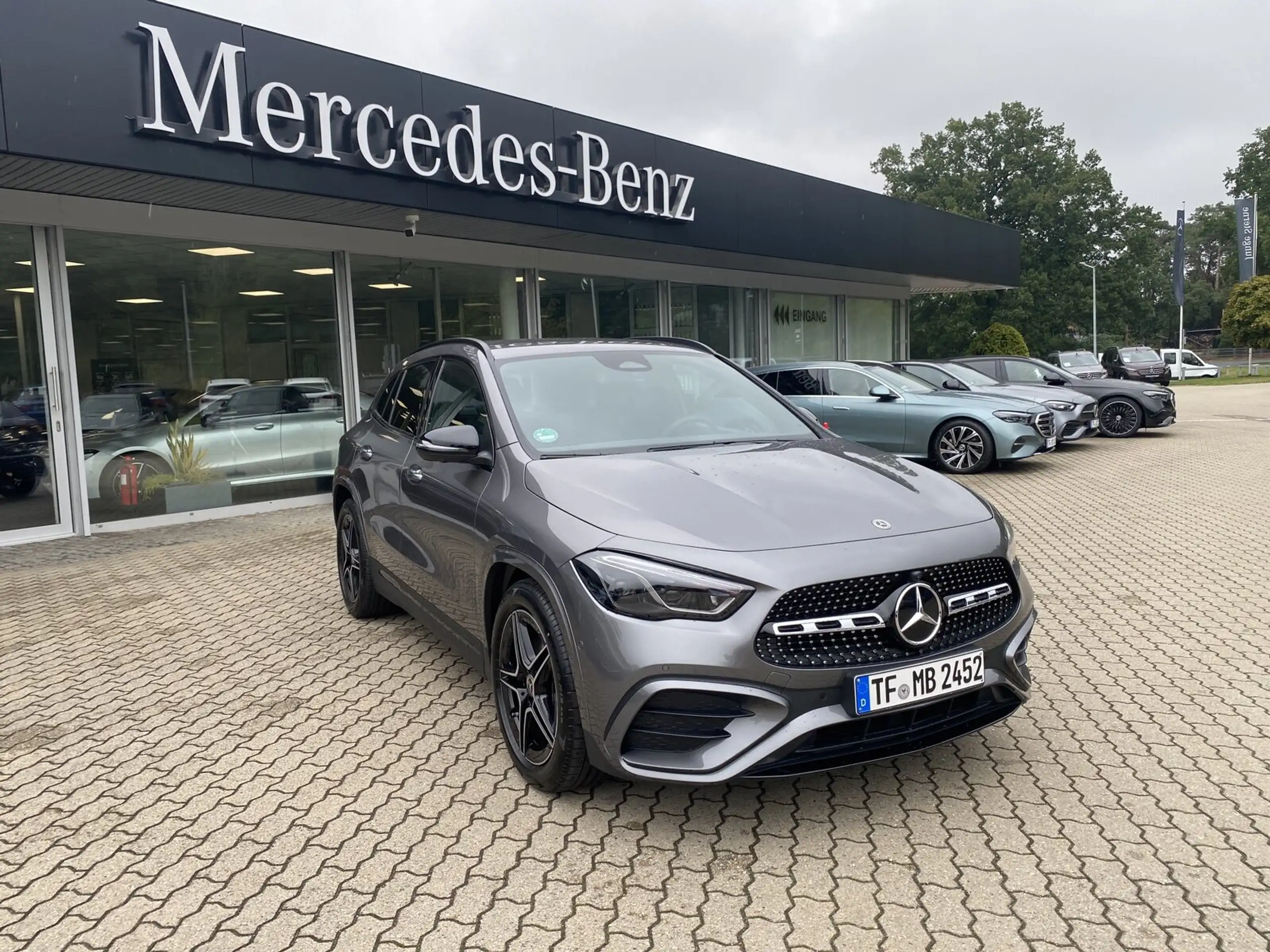 Mercedes-Benz - GLA 200