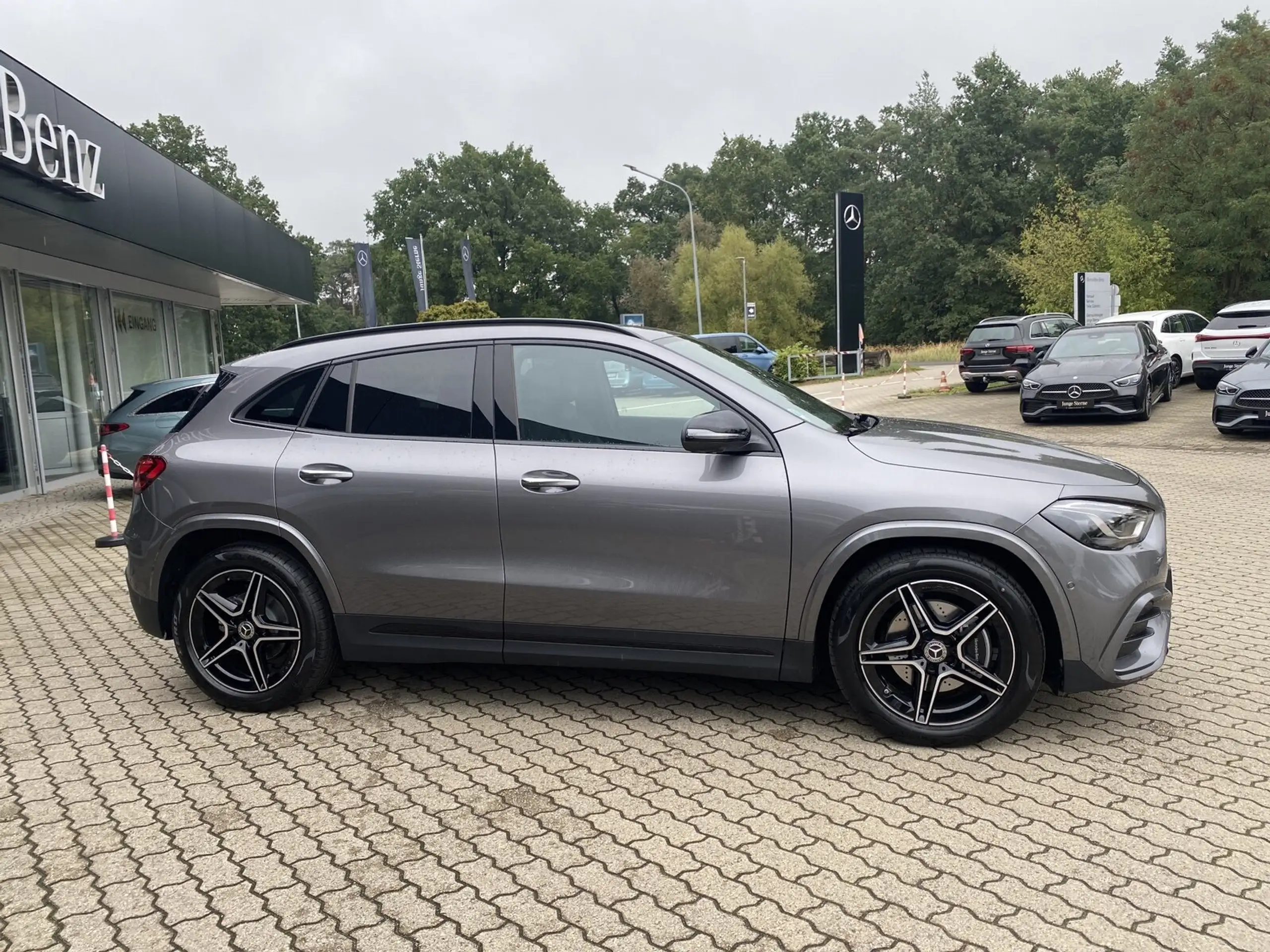 Mercedes-Benz - GLA 200