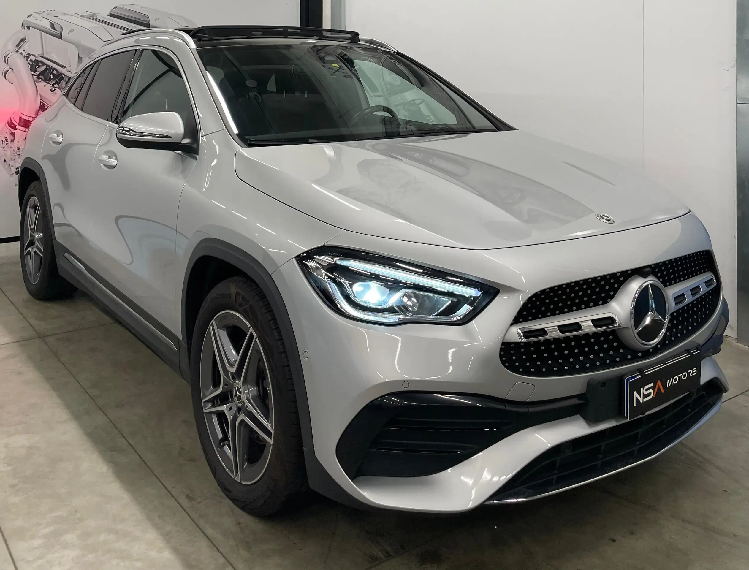 Mercedes-Benz - GLA 250