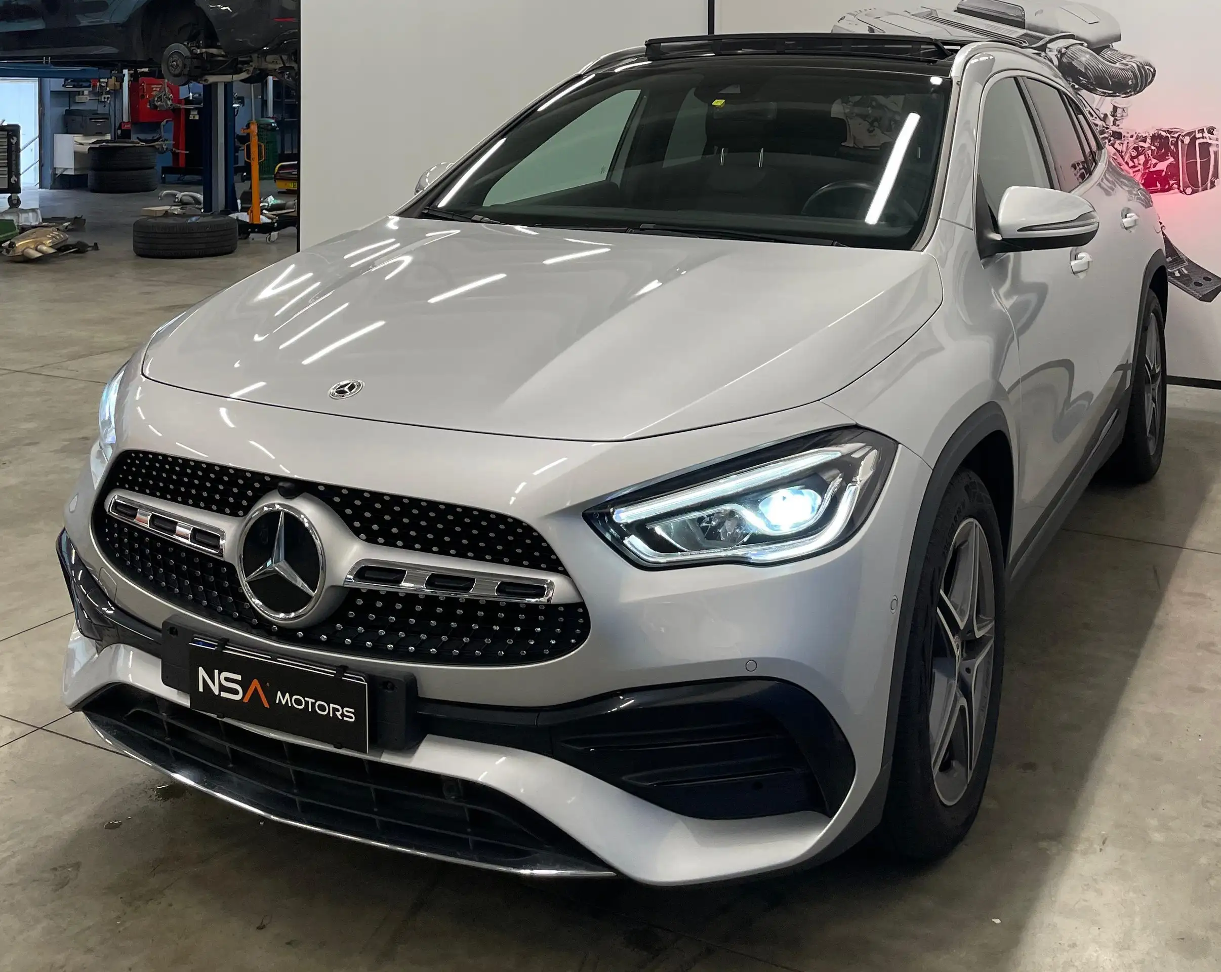 Mercedes-Benz - GLA 250