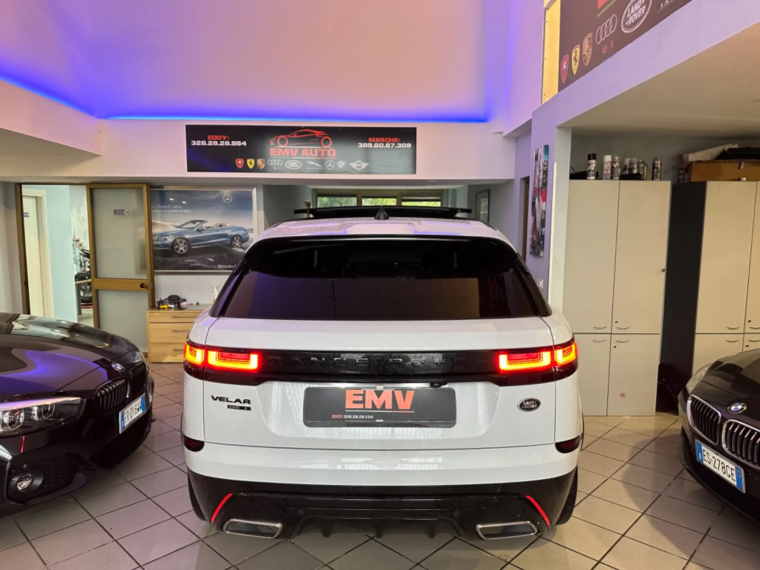 Land Rover - Range Rover Velar