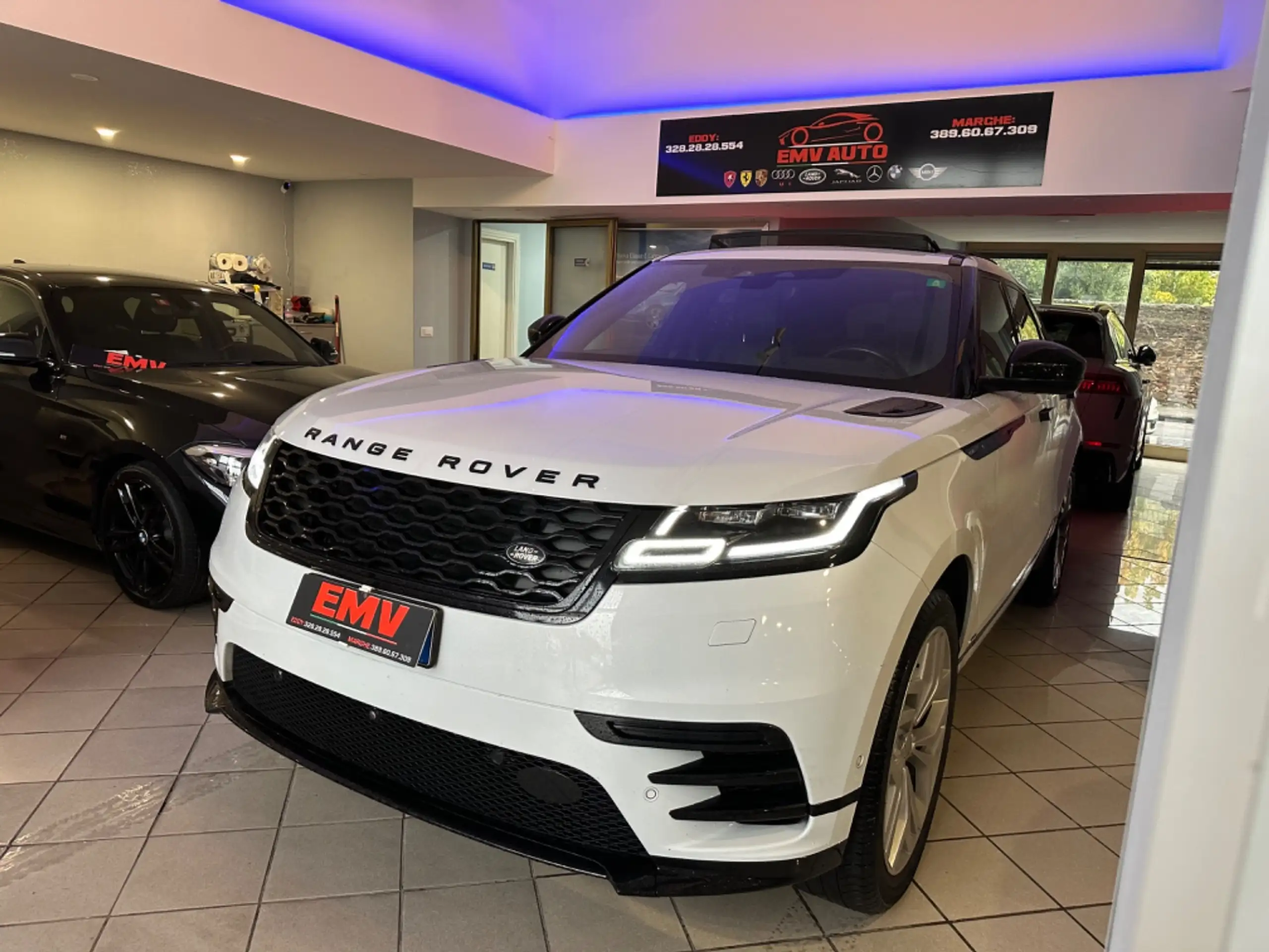 Land Rover - Range Rover Velar