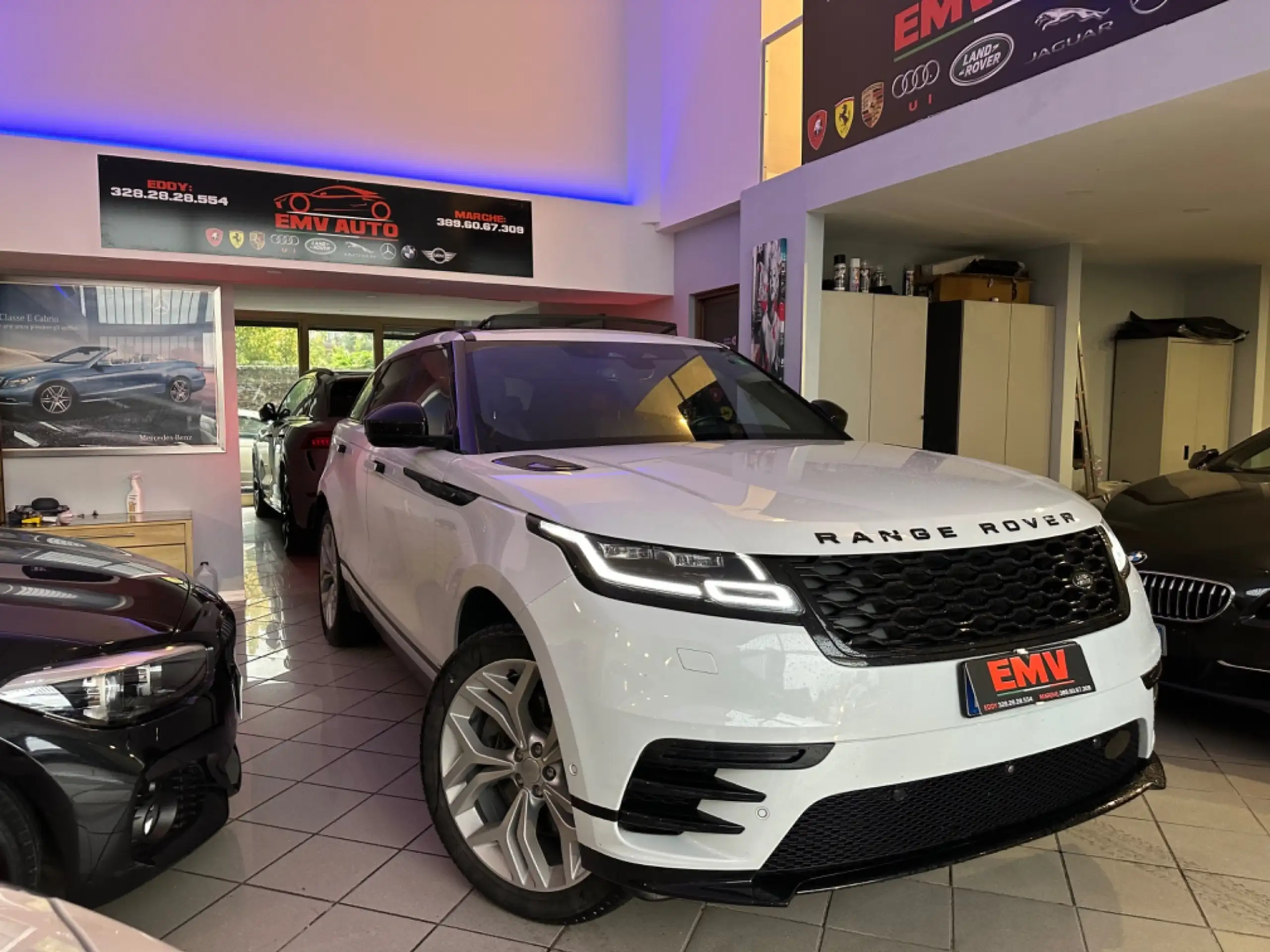 Land Rover - Range Rover Velar