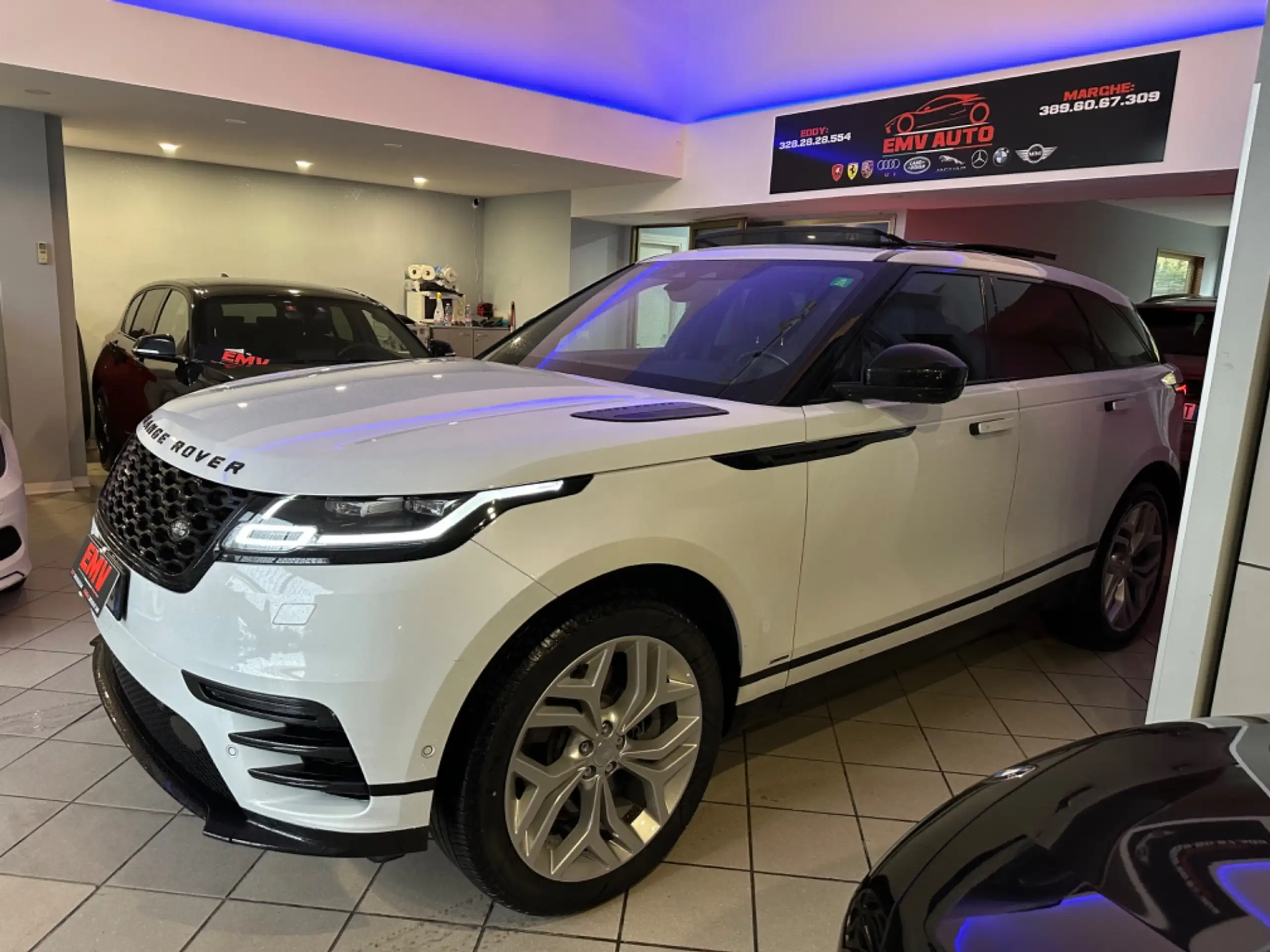 Land Rover - Range Rover Velar