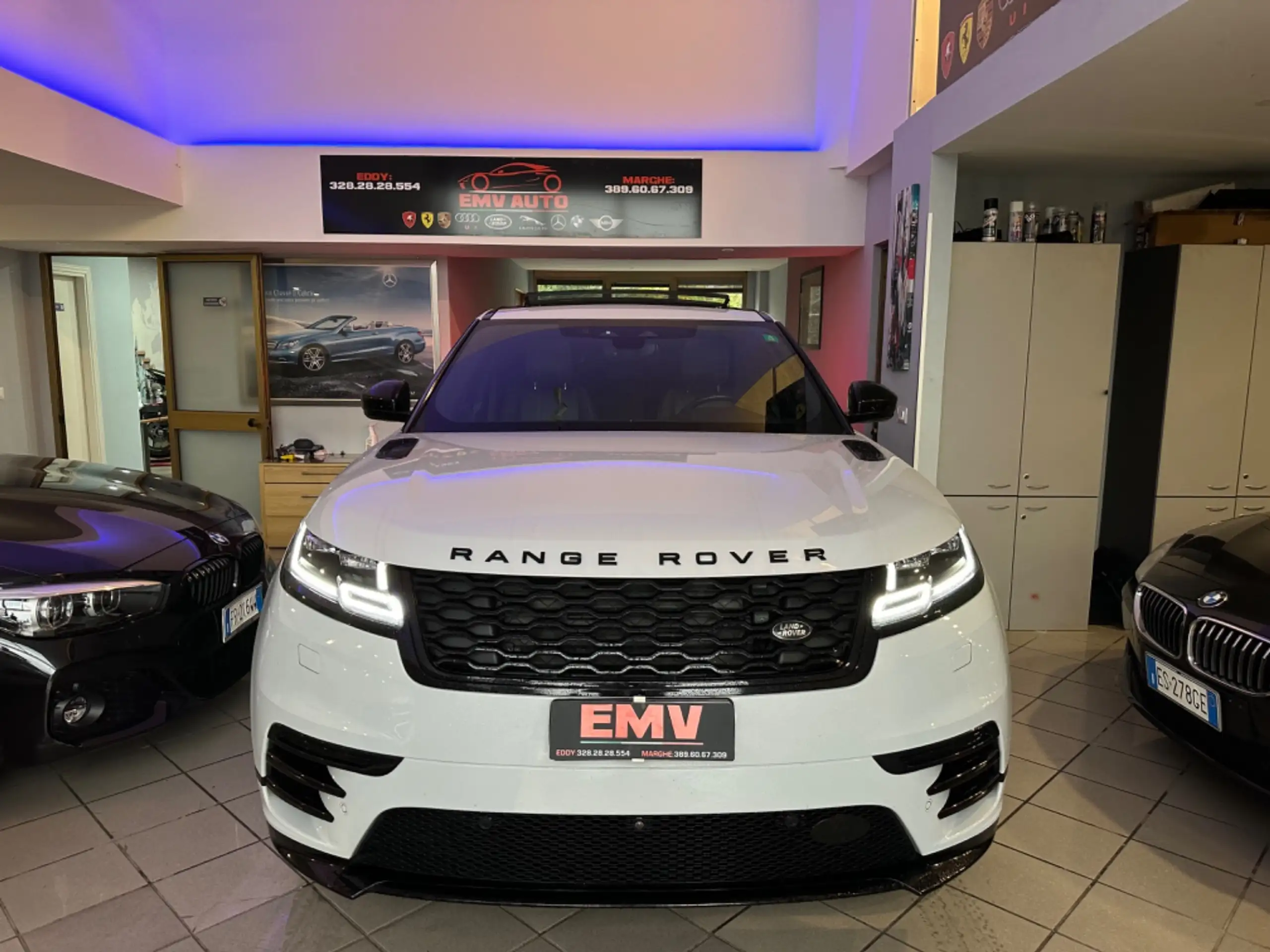 Land Rover - Range Rover Velar