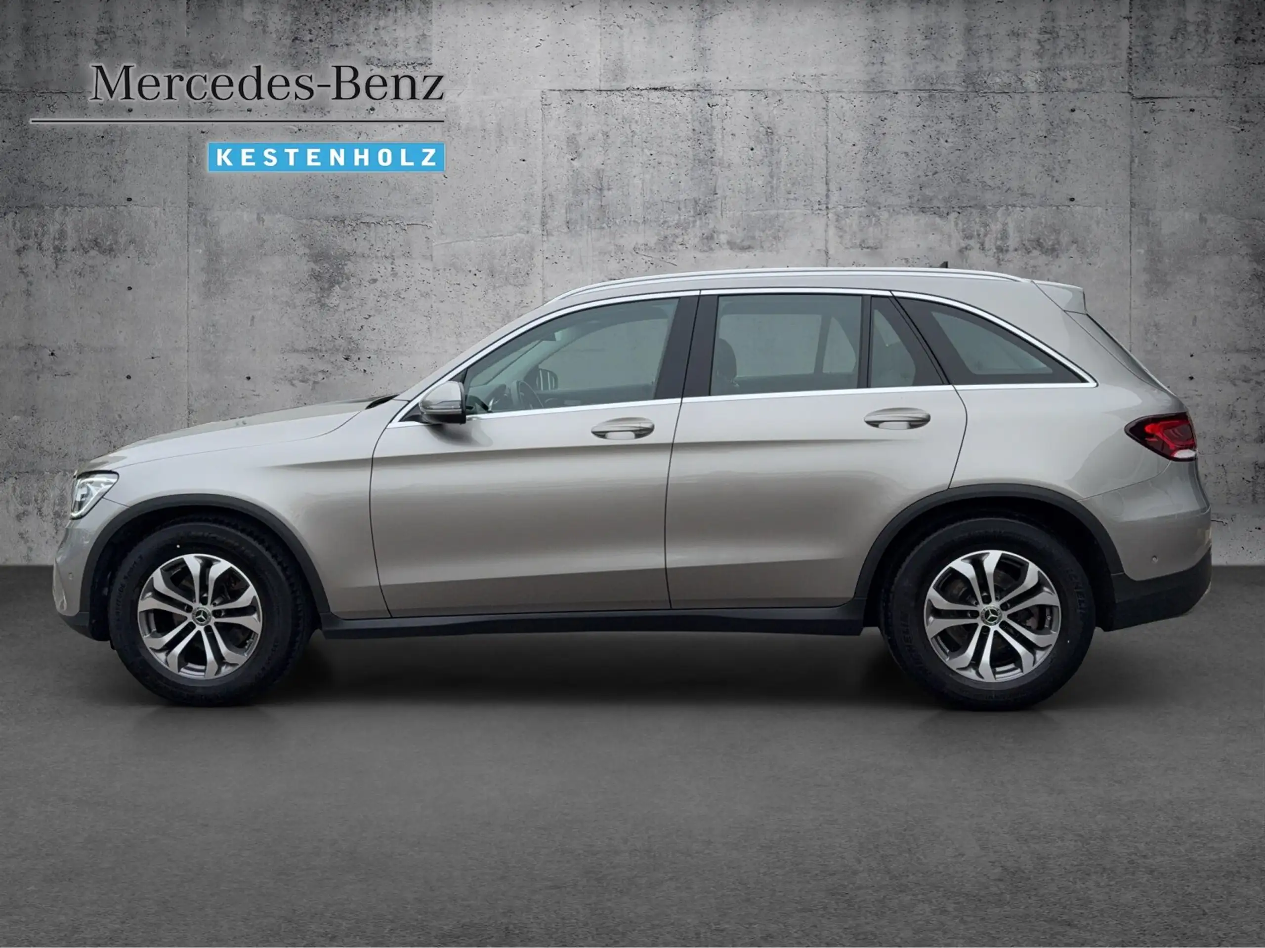 Mercedes-Benz - GLC 220