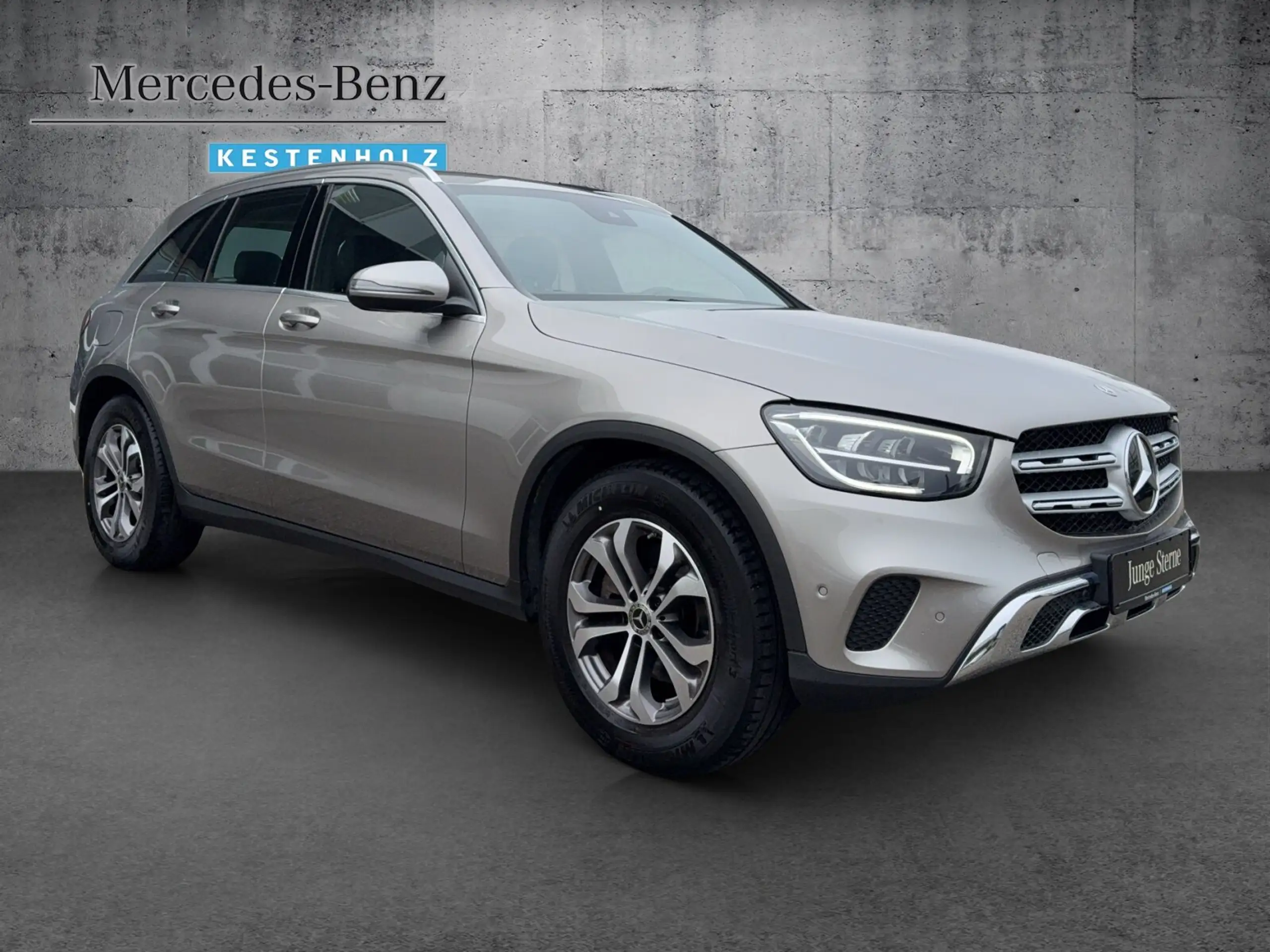 Mercedes-Benz - GLC 220