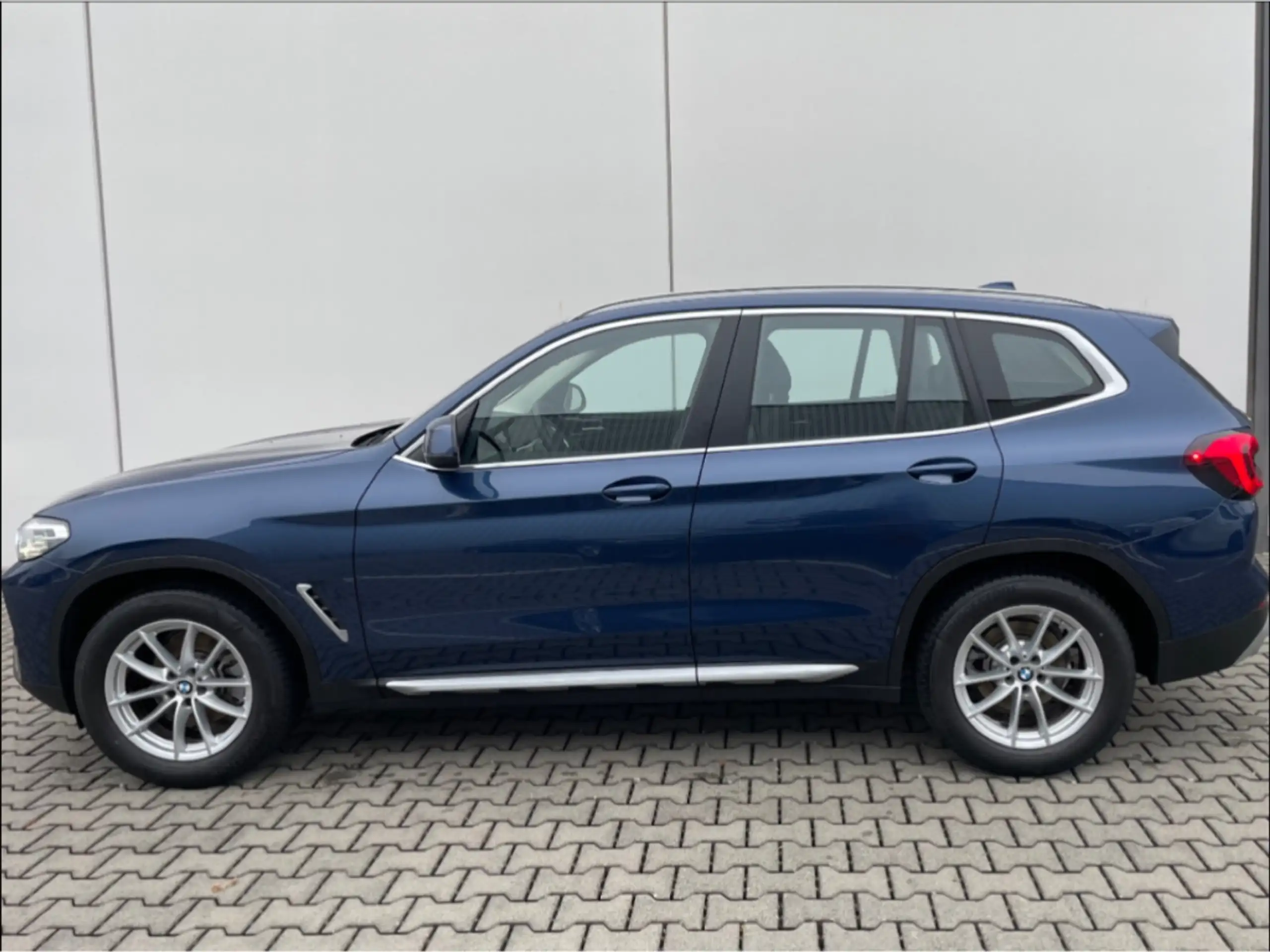 BMW - X3