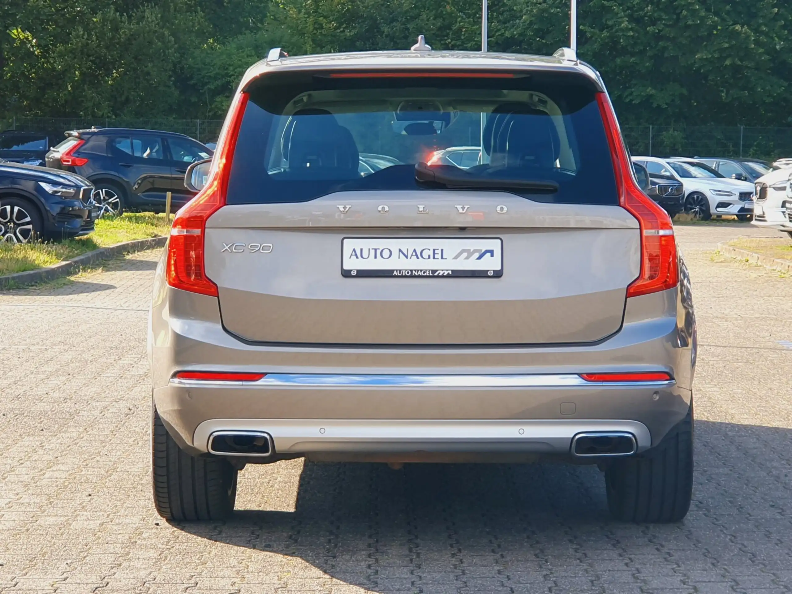 Volvo - XC90