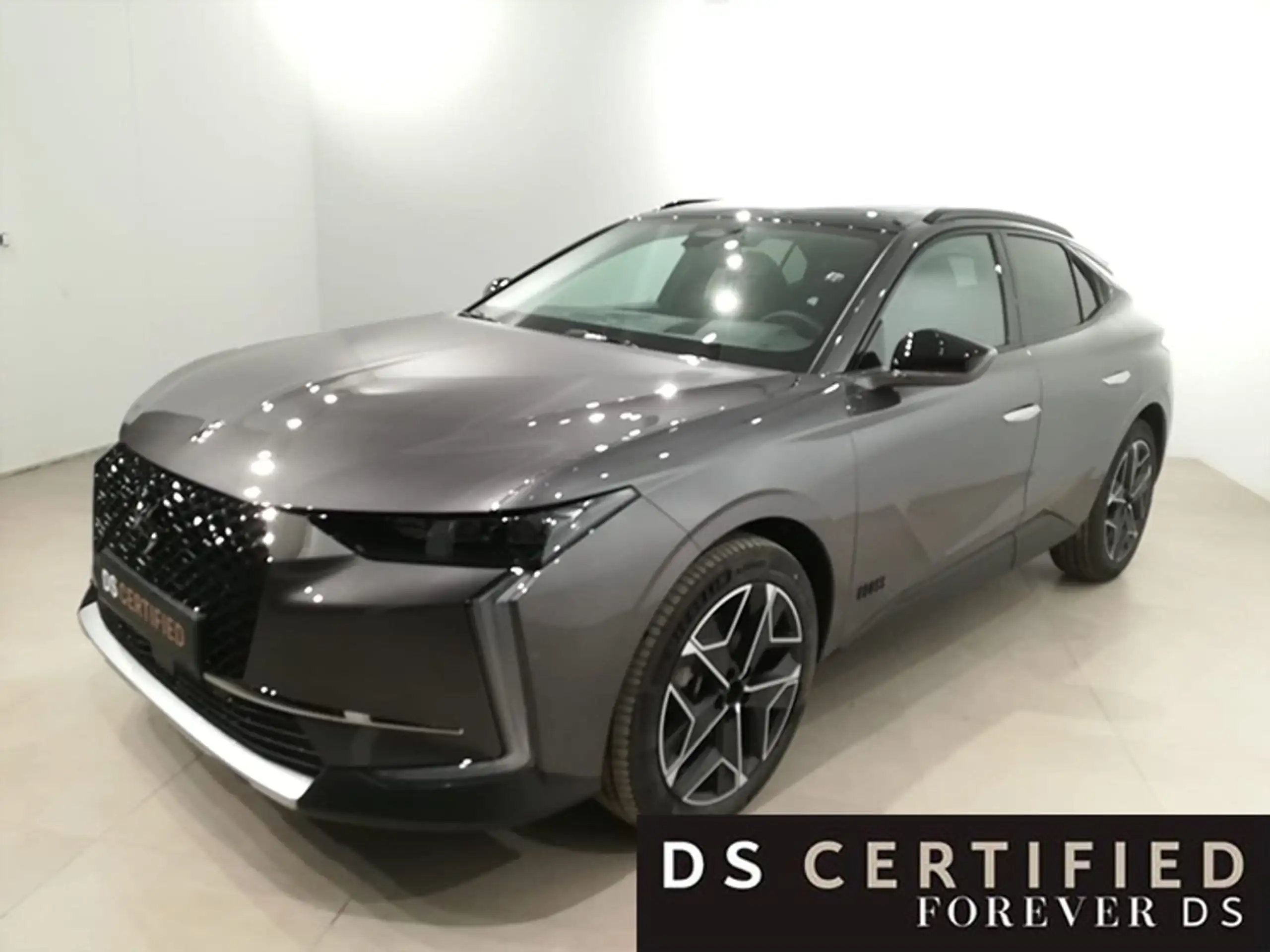 DS Automobiles - DS 4