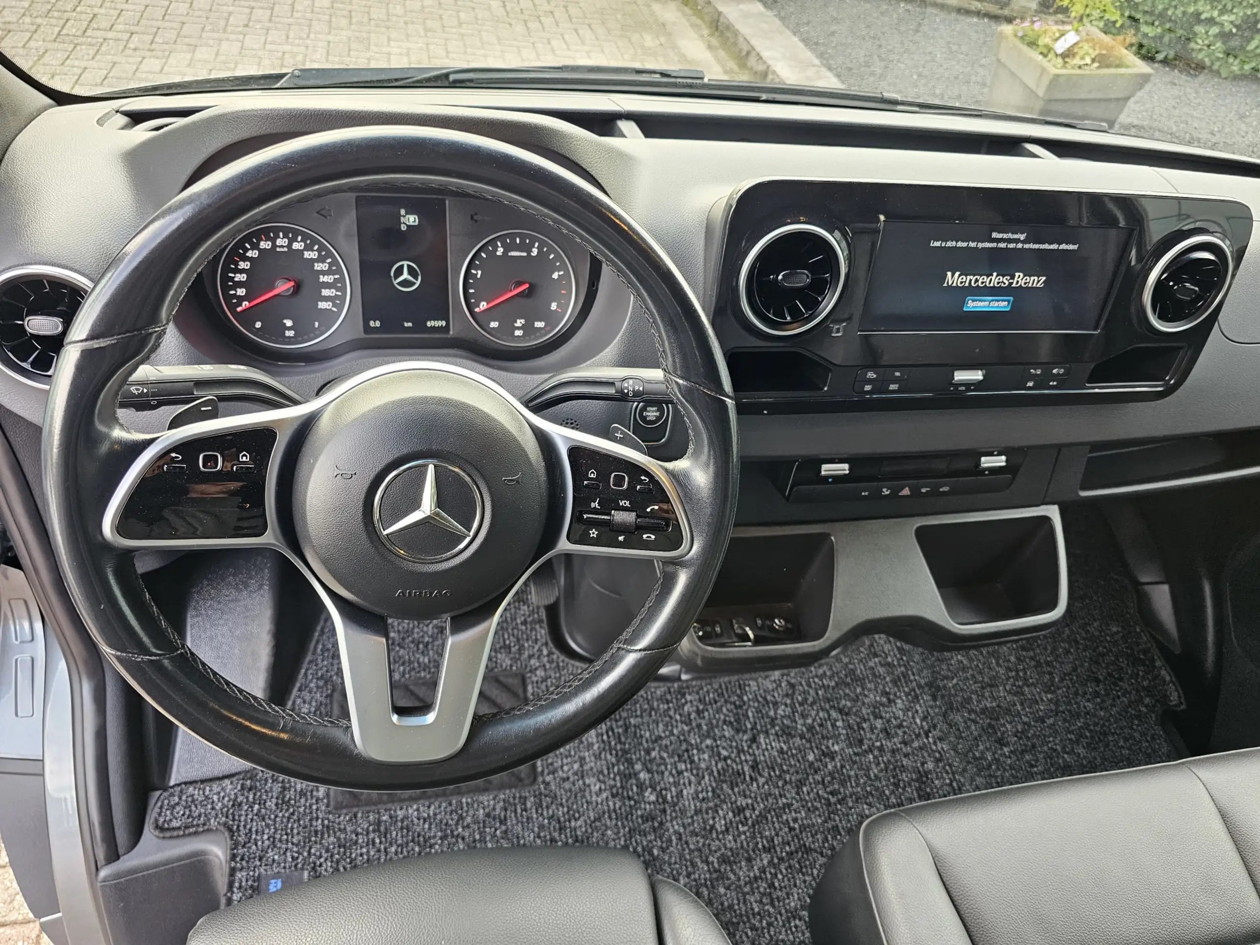 Mercedes-Benz - Sprinter