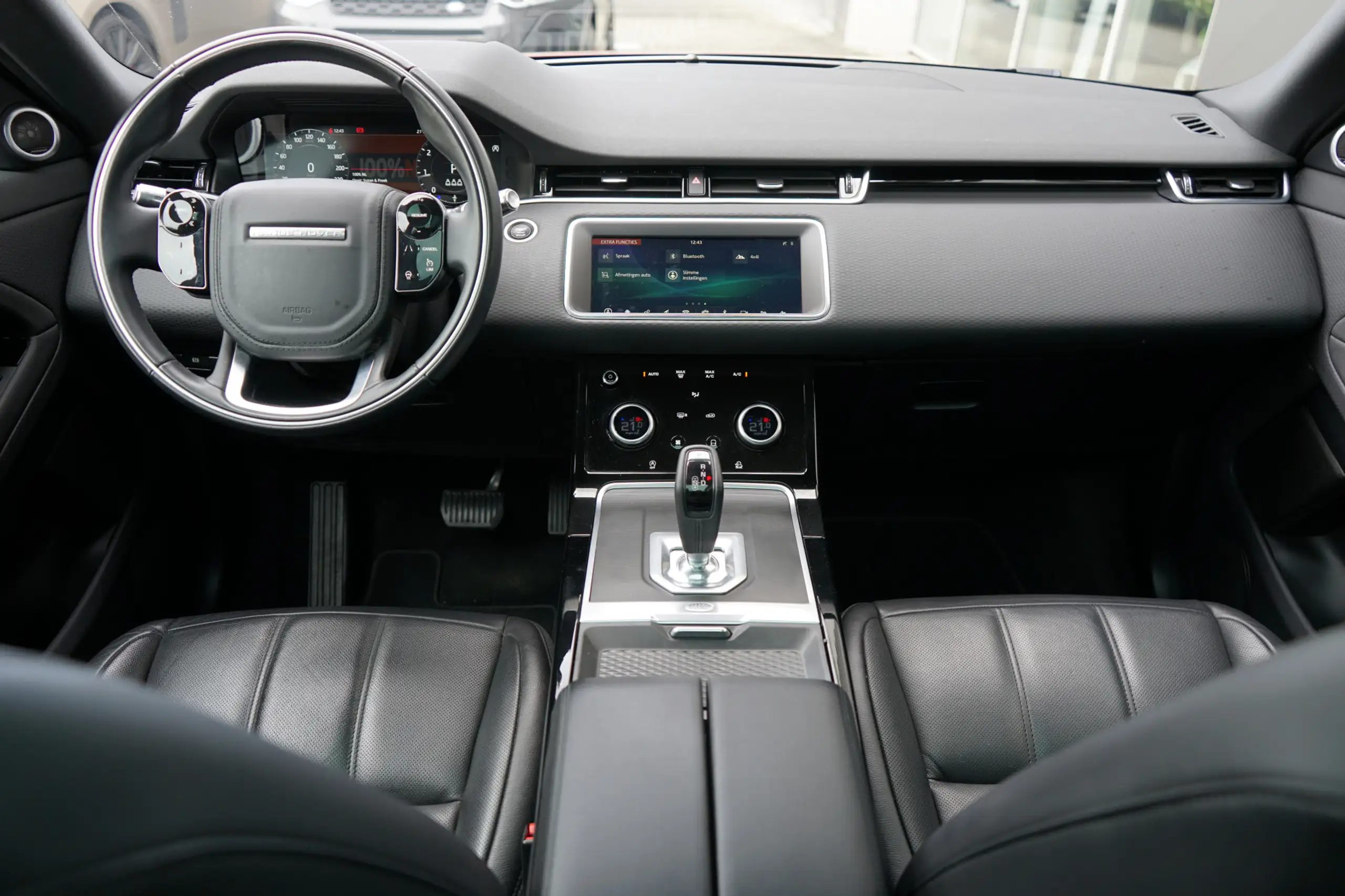 Land Rover - Range Rover Evoque