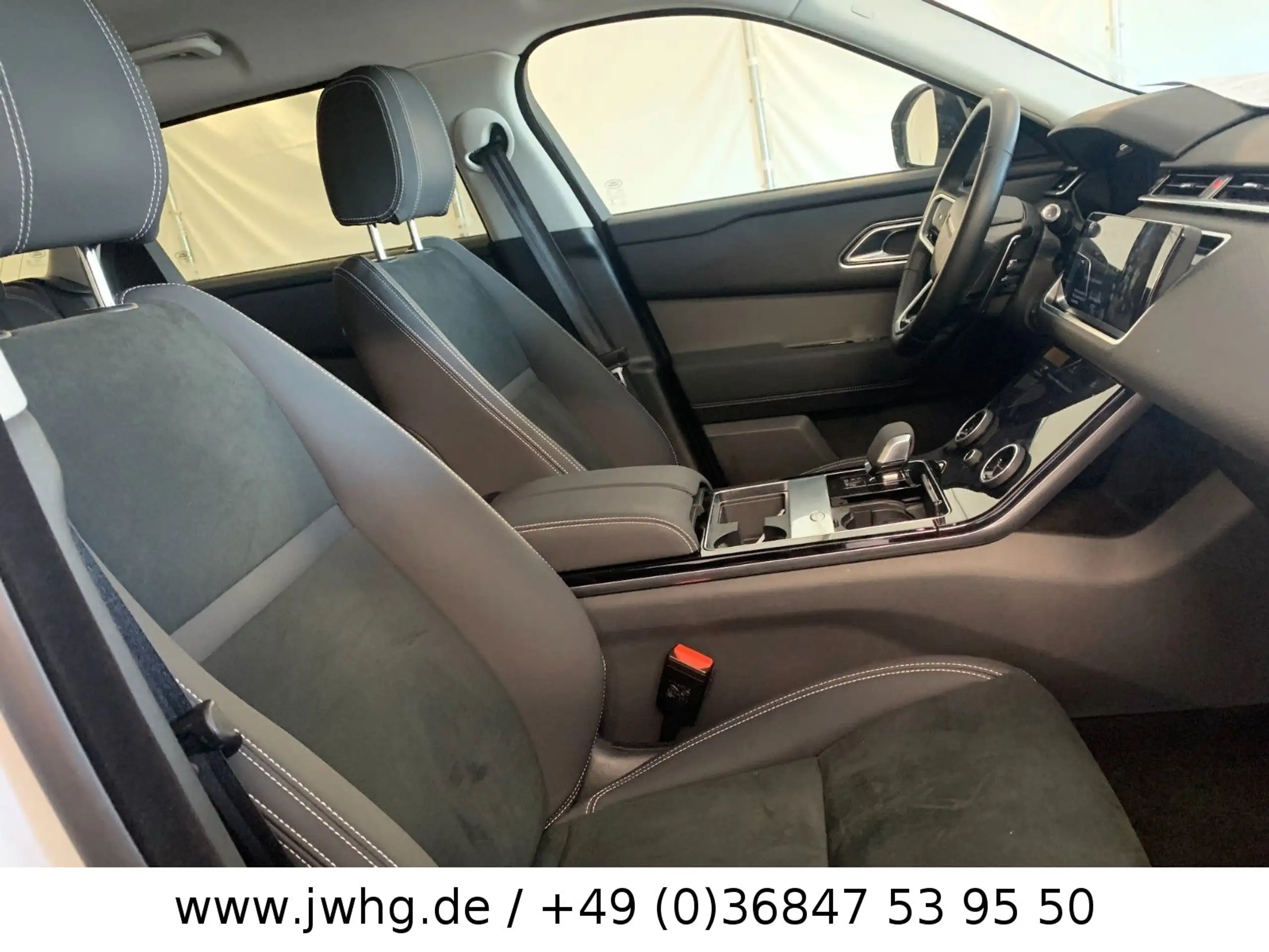 Land Rover - Range Rover Velar