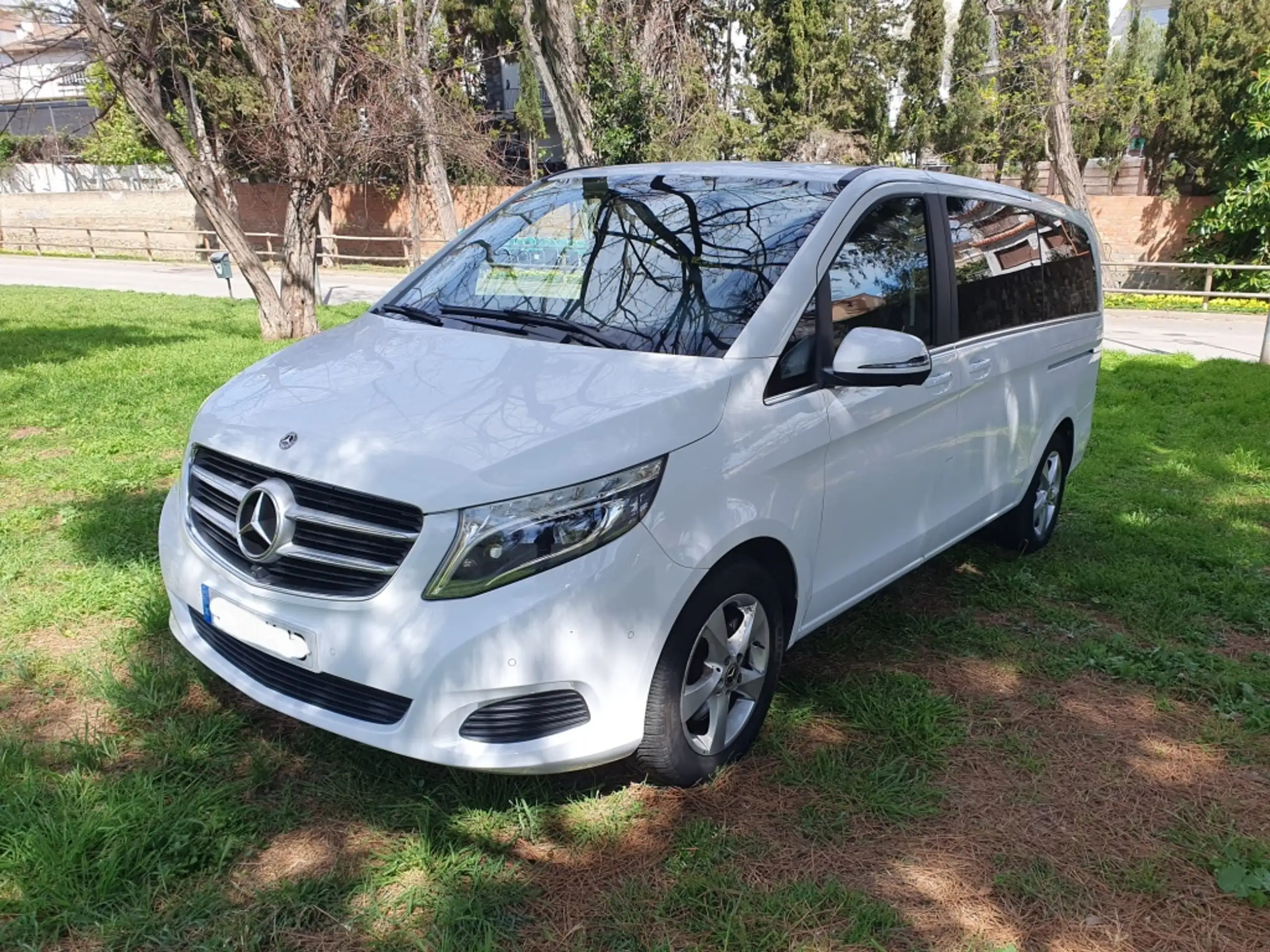 Mercedes-Benz - V 250