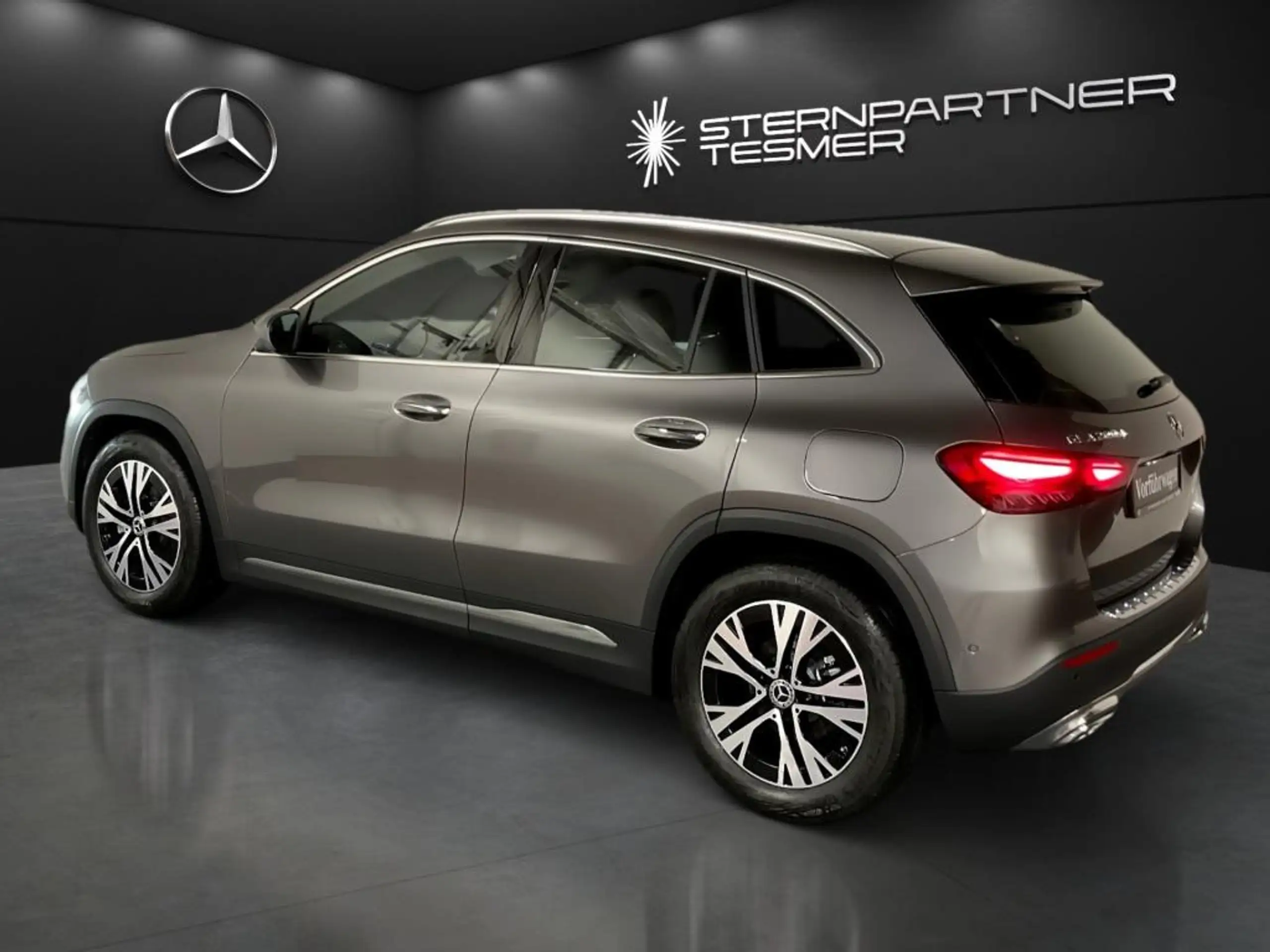 Mercedes-Benz - GLA 200