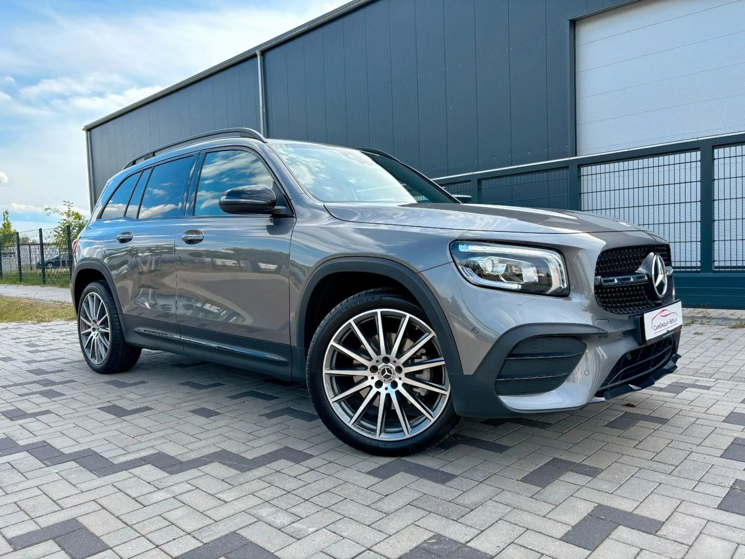 Mercedes-Benz GLB 200 2023