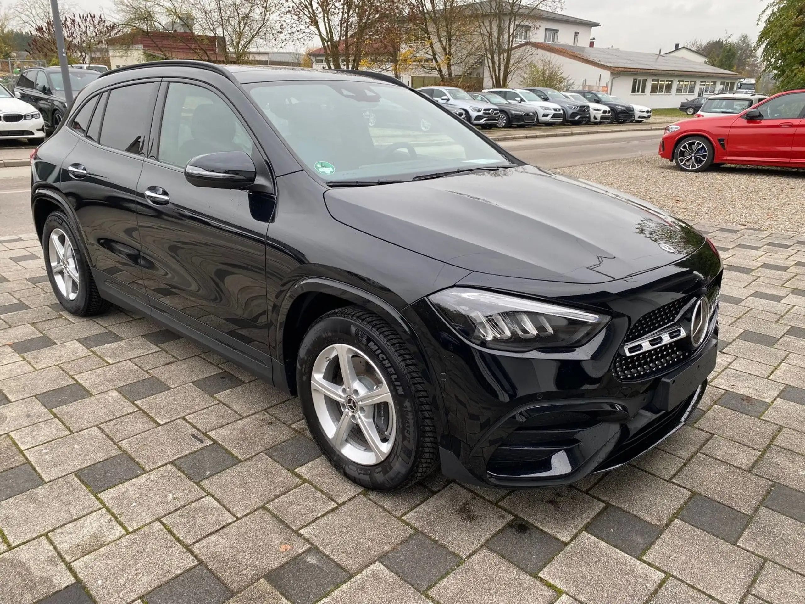 Mercedes-Benz - GLA 200