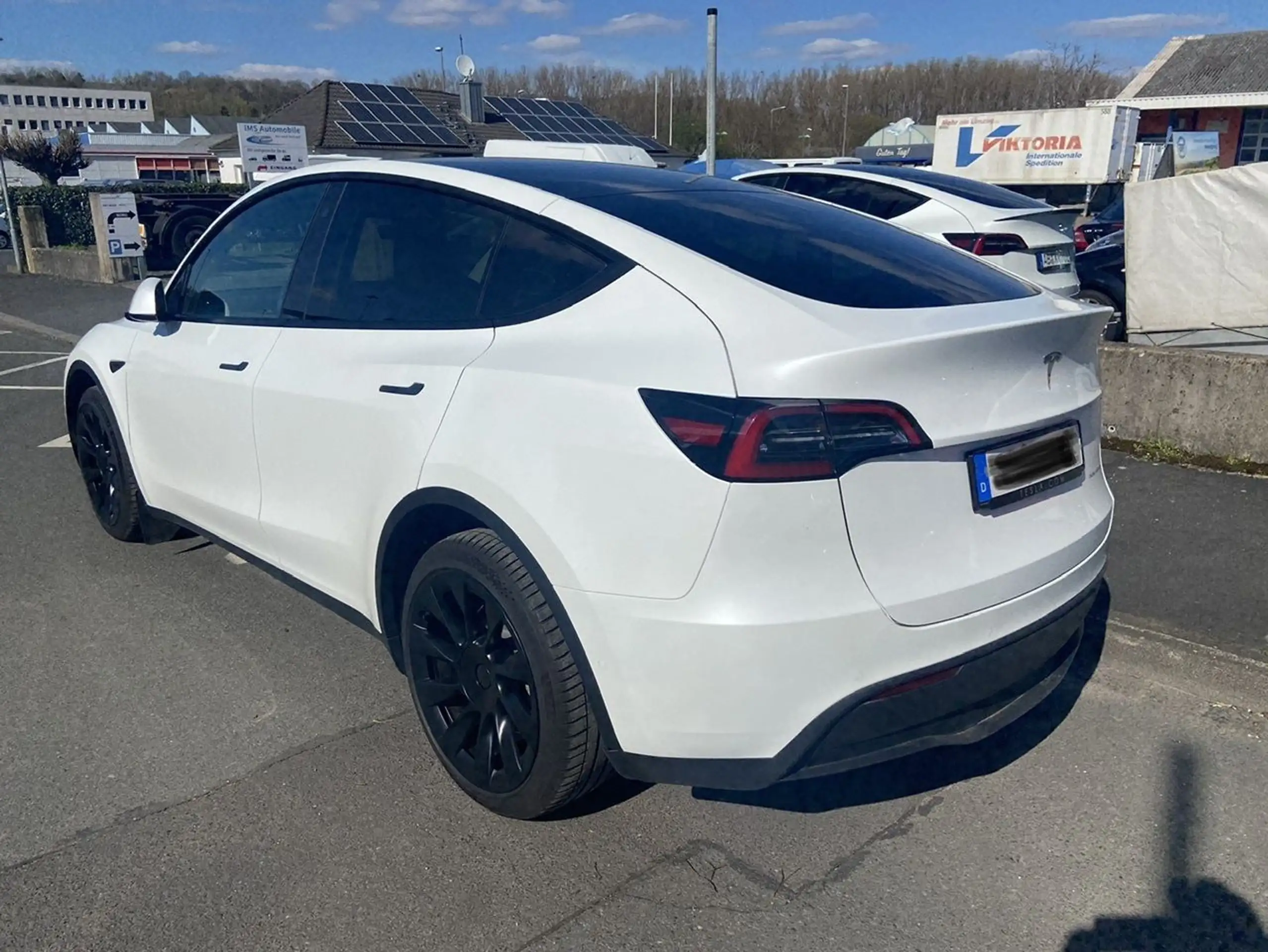 Tesla - Model Y