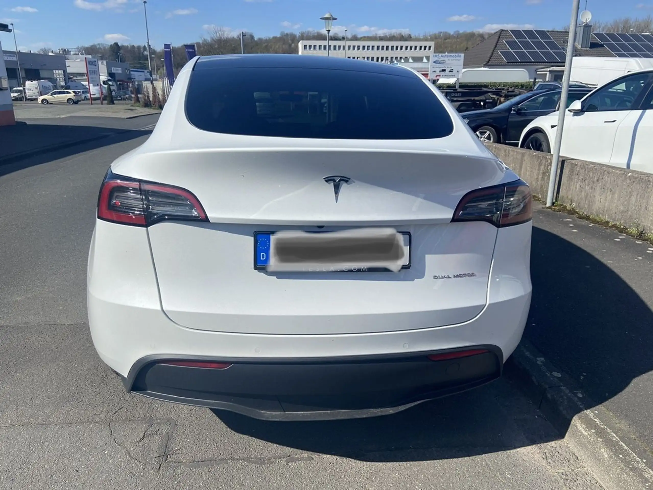 Tesla - Model Y