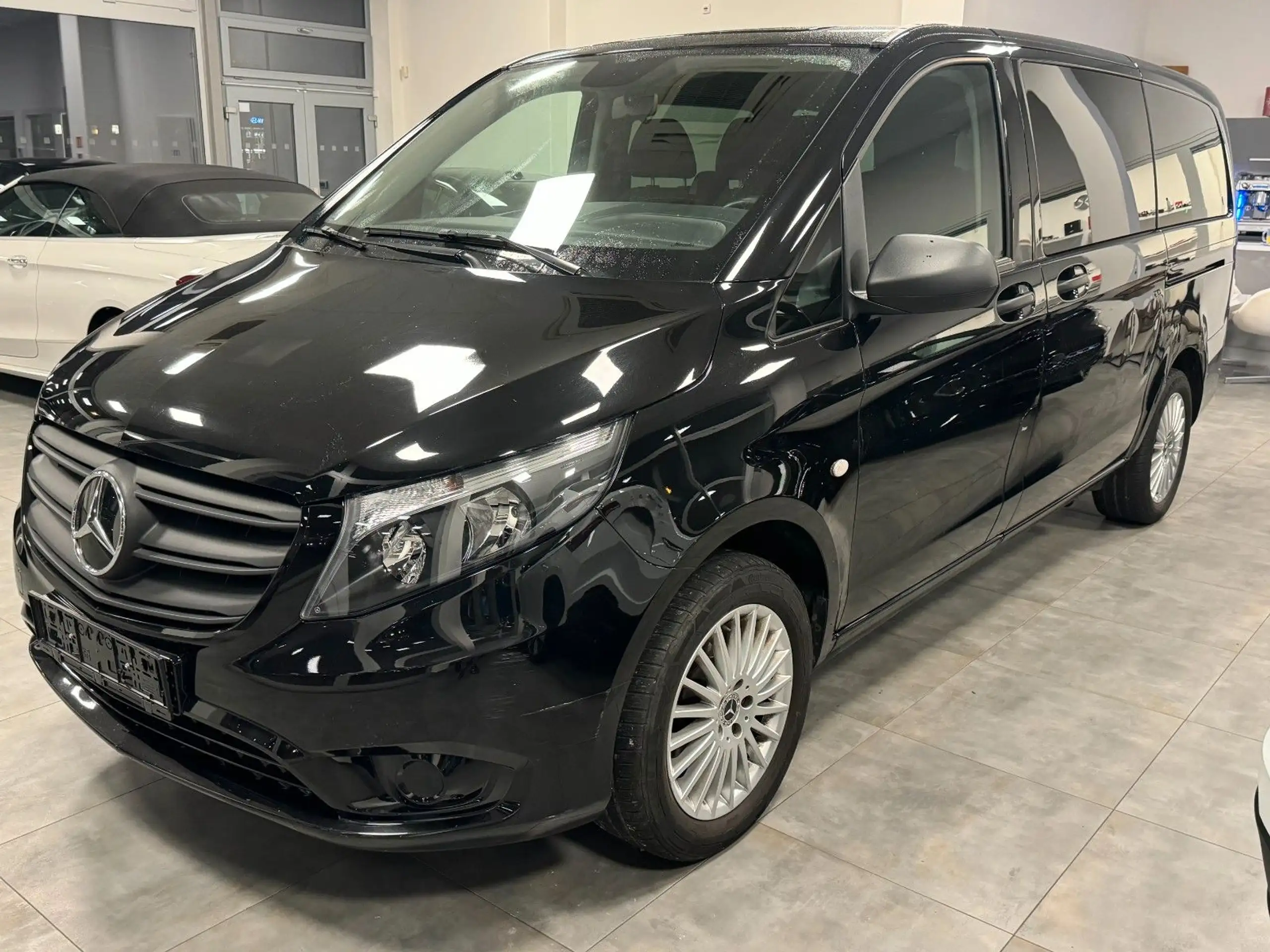 Mercedes-Benz - Vito