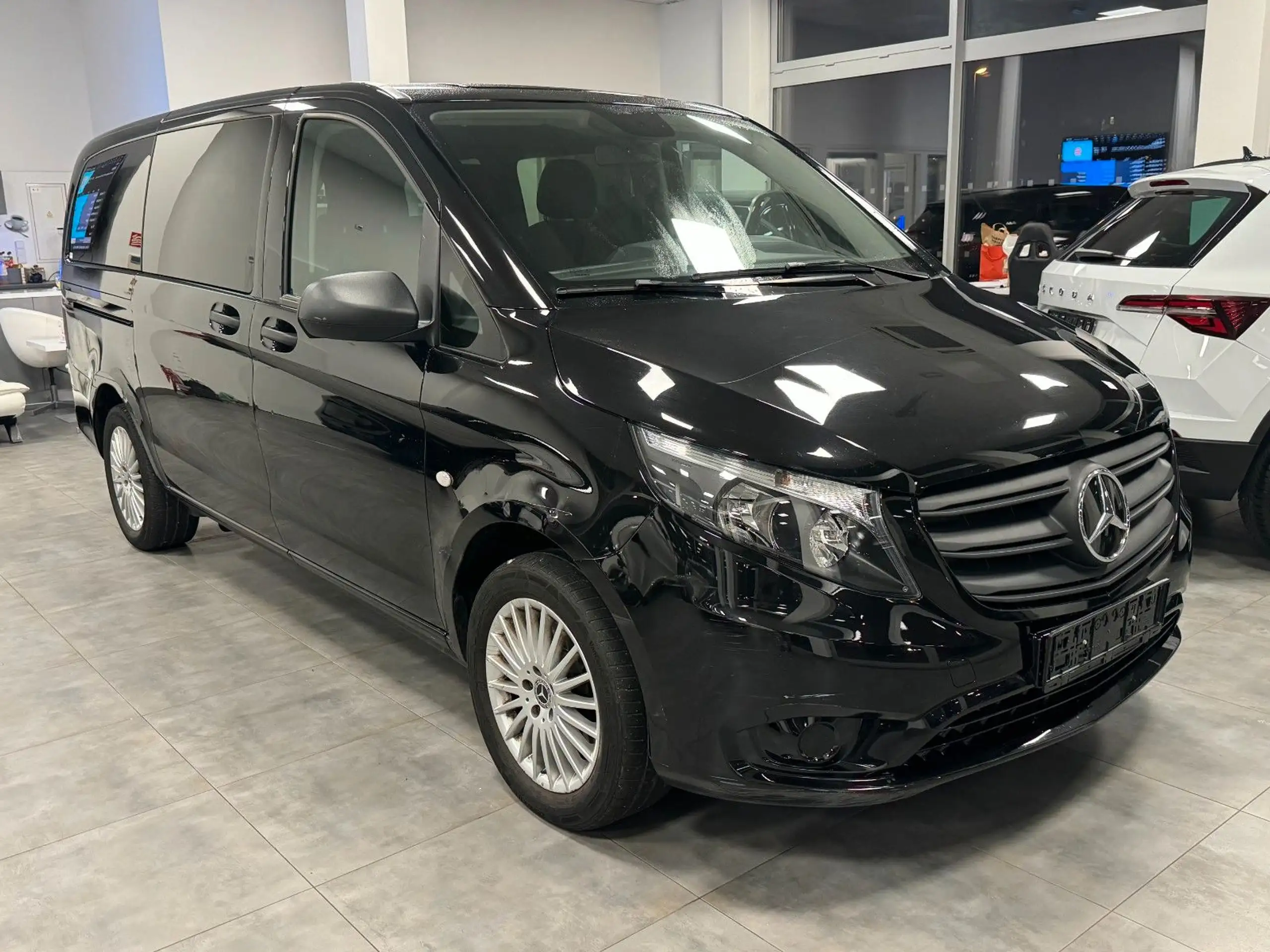 Mercedes-Benz - Vito