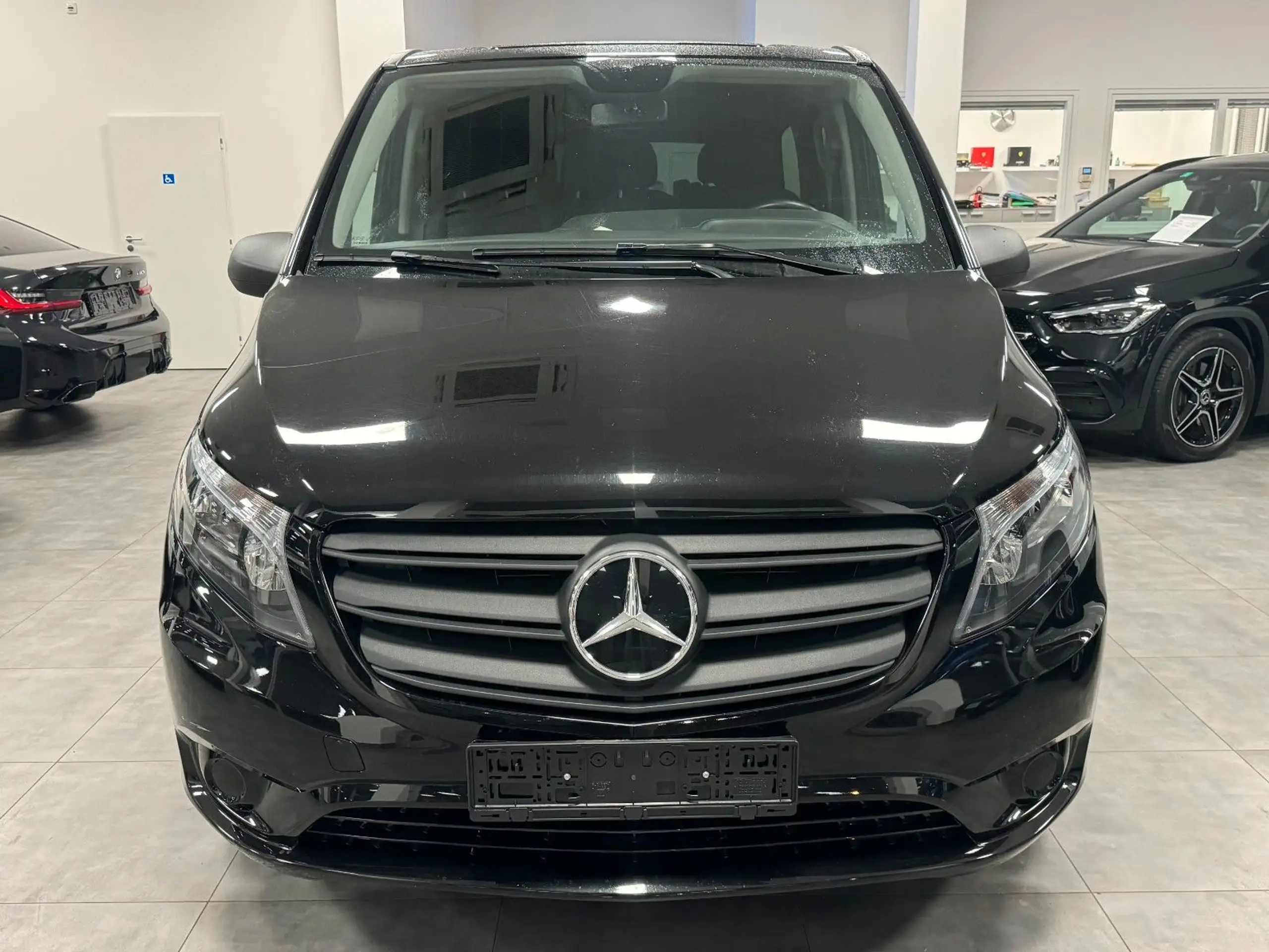 Mercedes-Benz - Vito